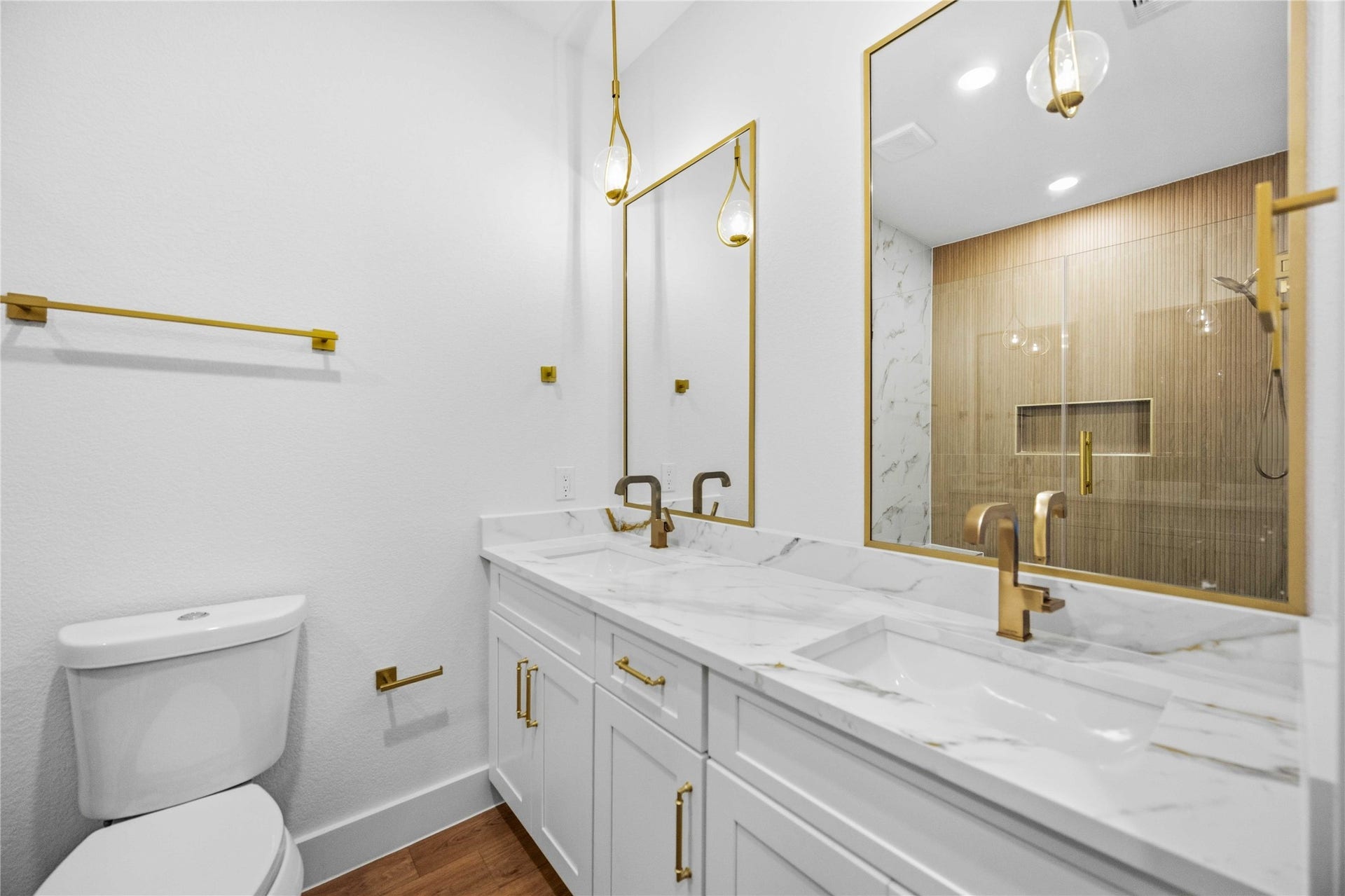 5302 San Juan Street, #A/B, Houston, TX 77020 5302 San Juan Street, #A/B, Houston, TX 77020