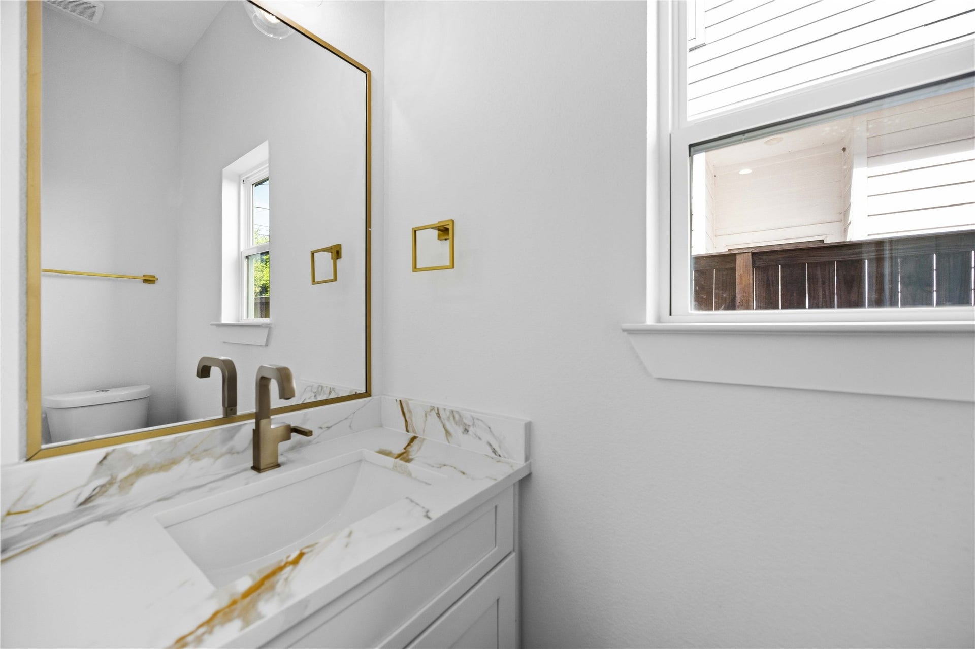 5302 San Juan Street, #A/B, Houston, TX 77020 5302 San Juan Street, #A/B, Houston, TX 77020