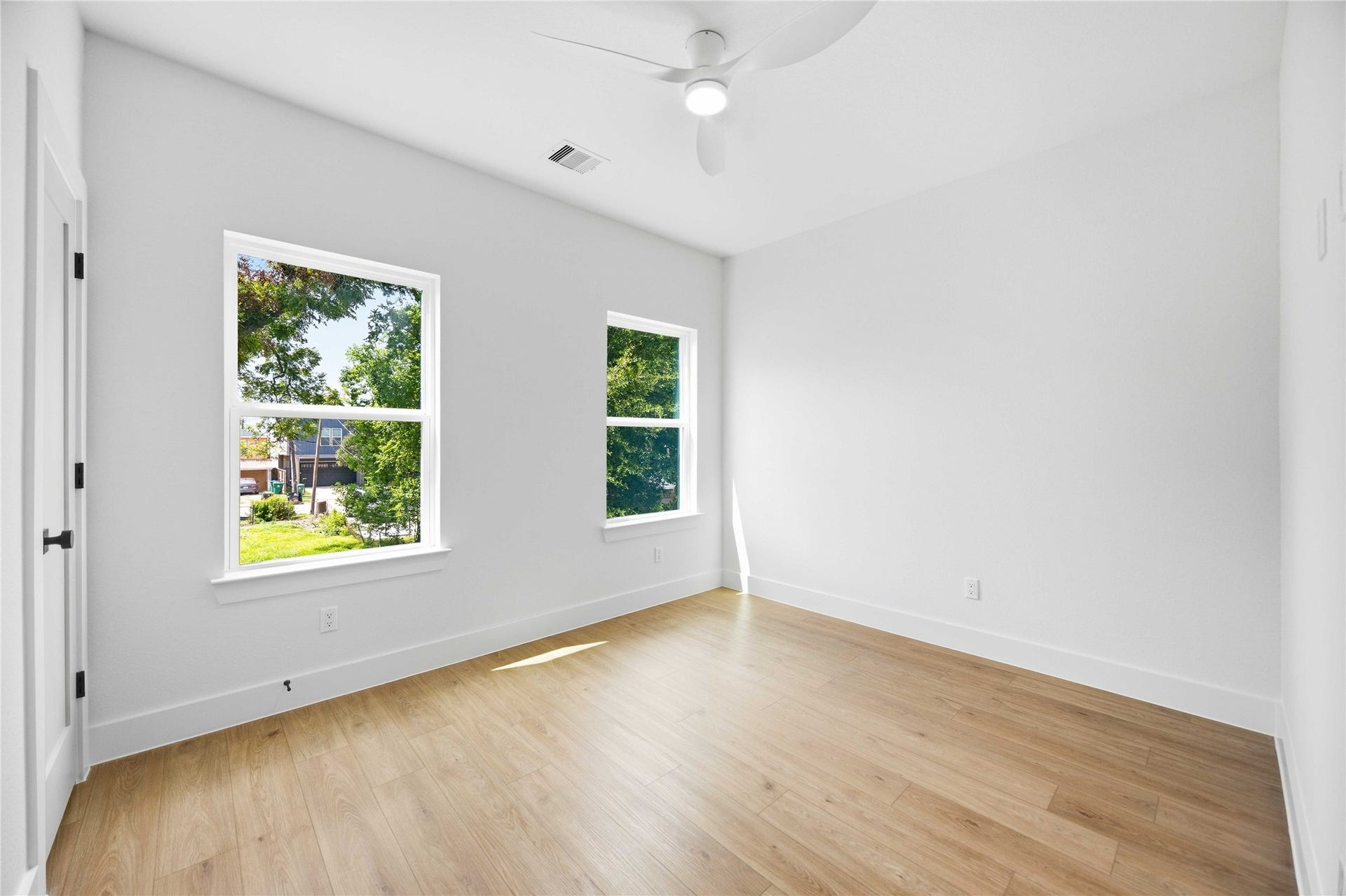 5302 San Juan Street, #A/B, Houston, TX 77020 5302 San Juan Street, #A/B, Houston, TX 77020