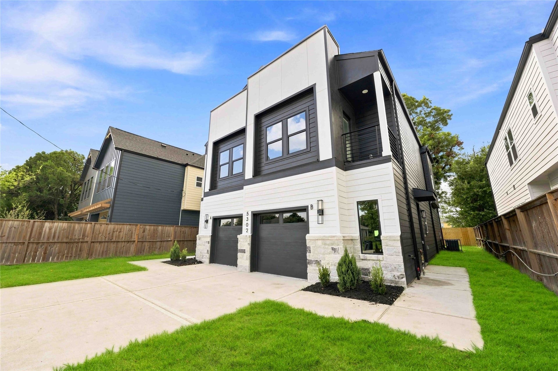 5302 San Juan Street, #A/B, Houston, TX 77020 Property will be gated across front.