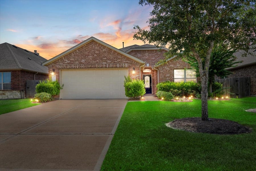 Property photo for 3914 Kellys Falls Lane, Katy, TX