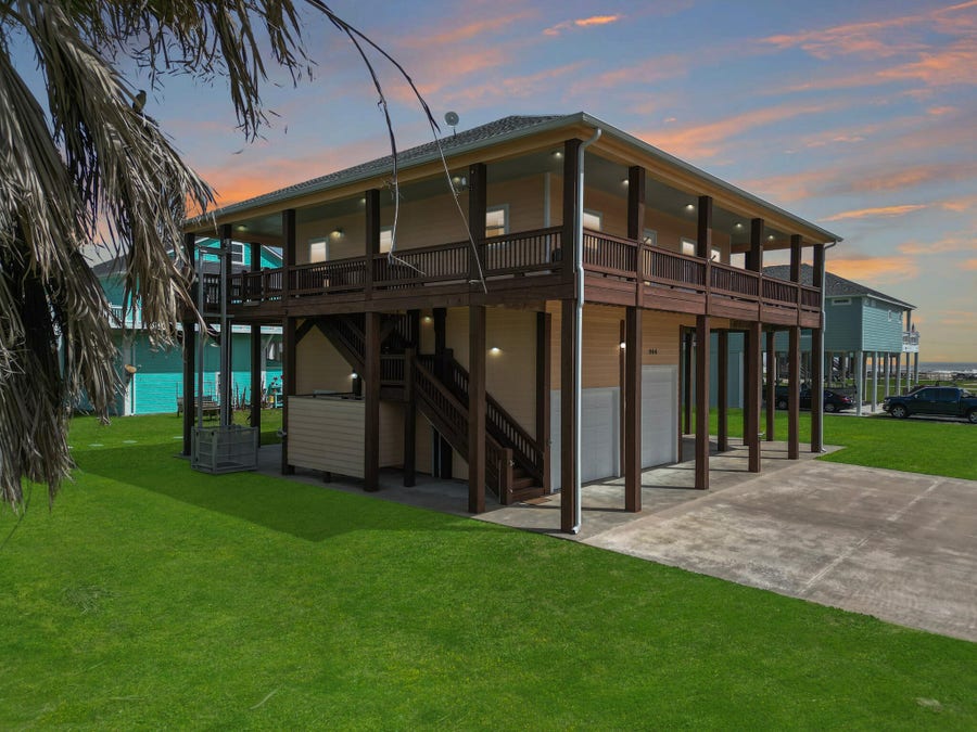 Property photo for 944 Raymond, Crystal Beach, TX