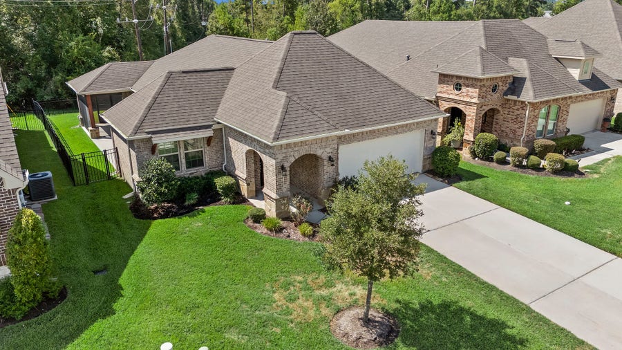 Property photo for 12215 Forest Villas Lane, Conroe, TX