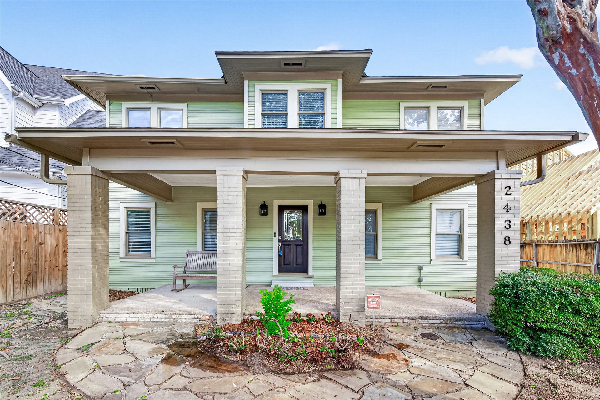 2438 White Oak Drive, Houston, TX 77009 Front of House