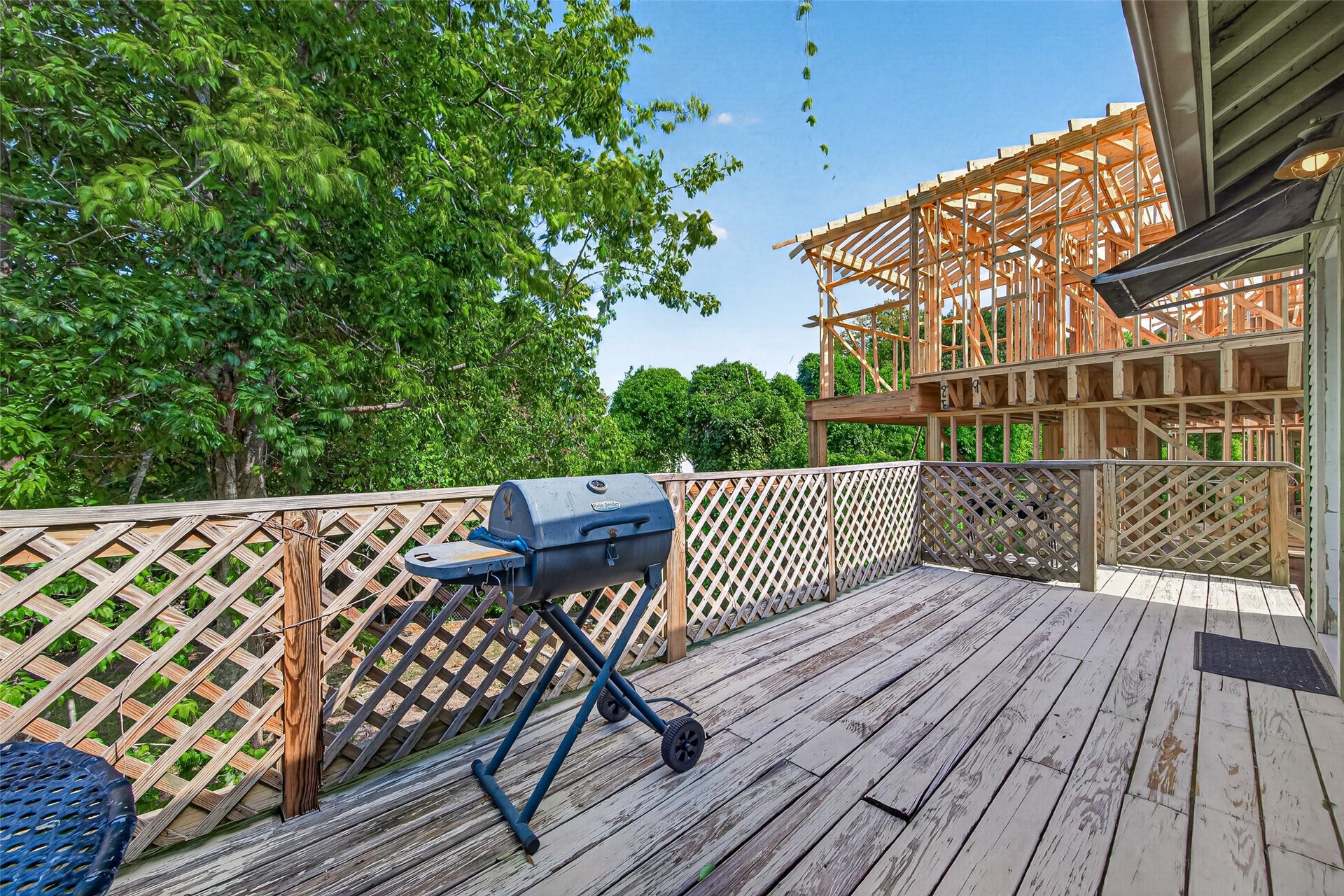 2438 White Oak Drive, Houston, TX 77009 Garage Apartment View