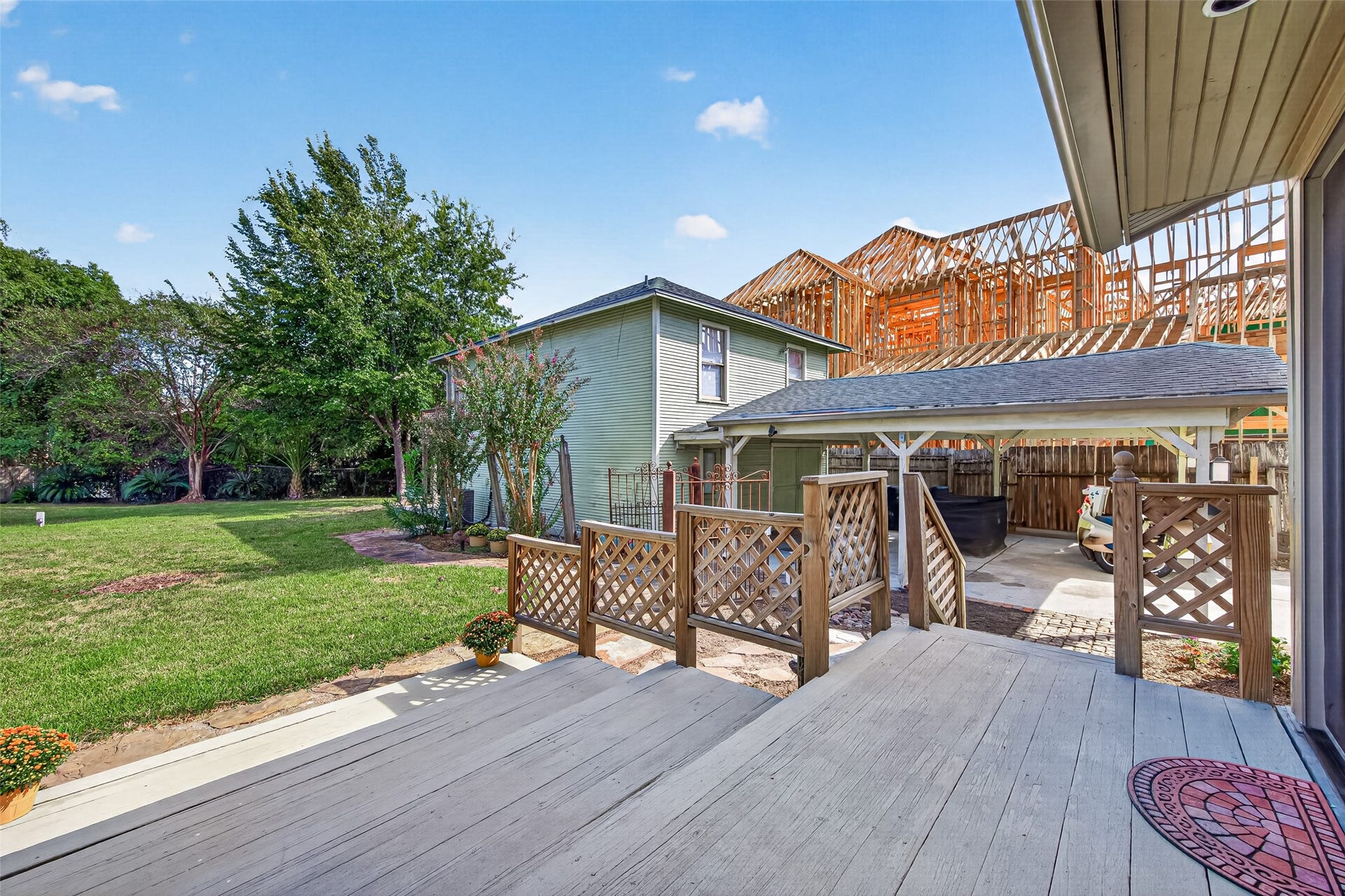 2438 White Oak Drive, Houston, TX 77009 Deck View