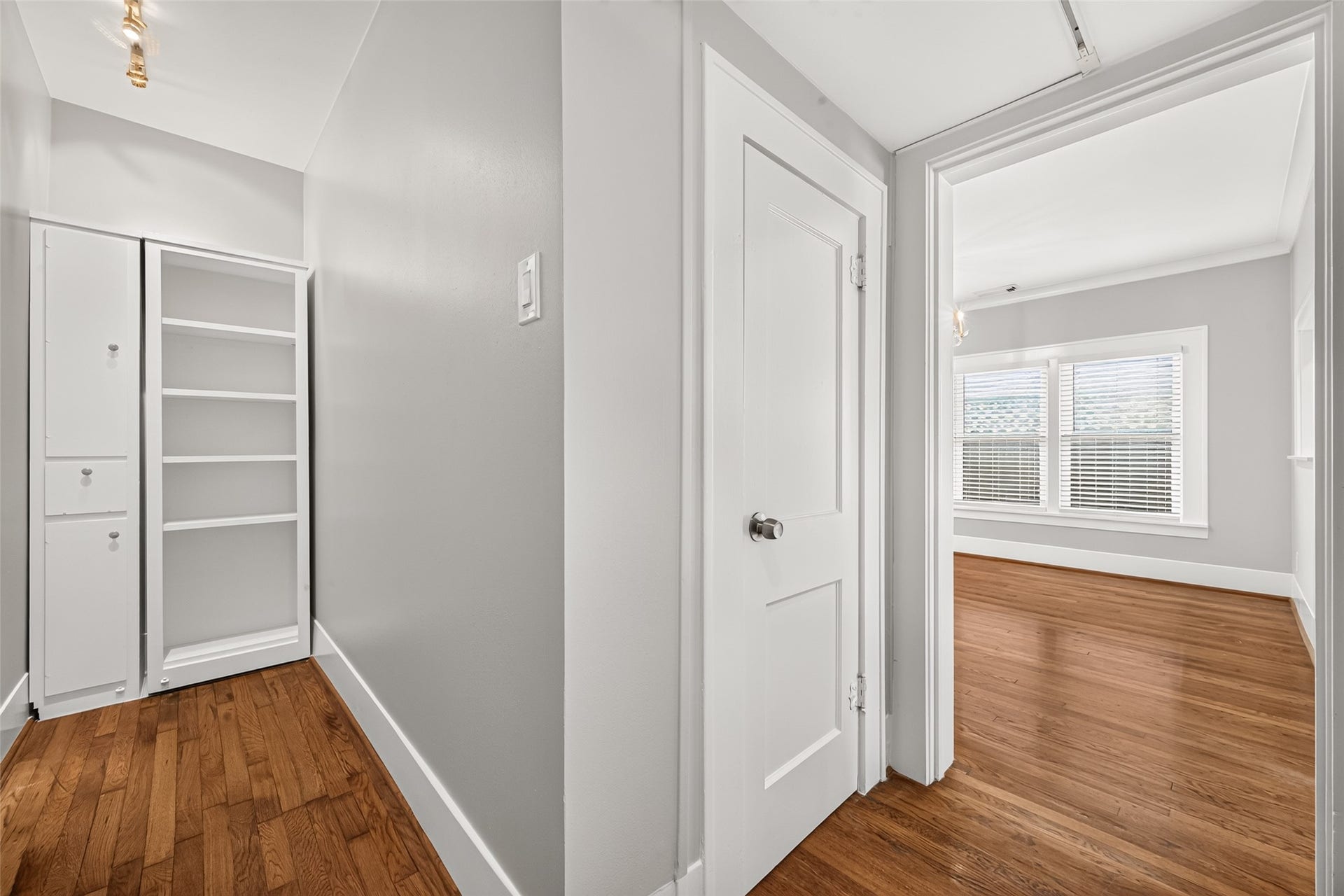 2438 White Oak Drive, Houston, TX 77009 2438 White Oak Drive, Houston, TX 77009
