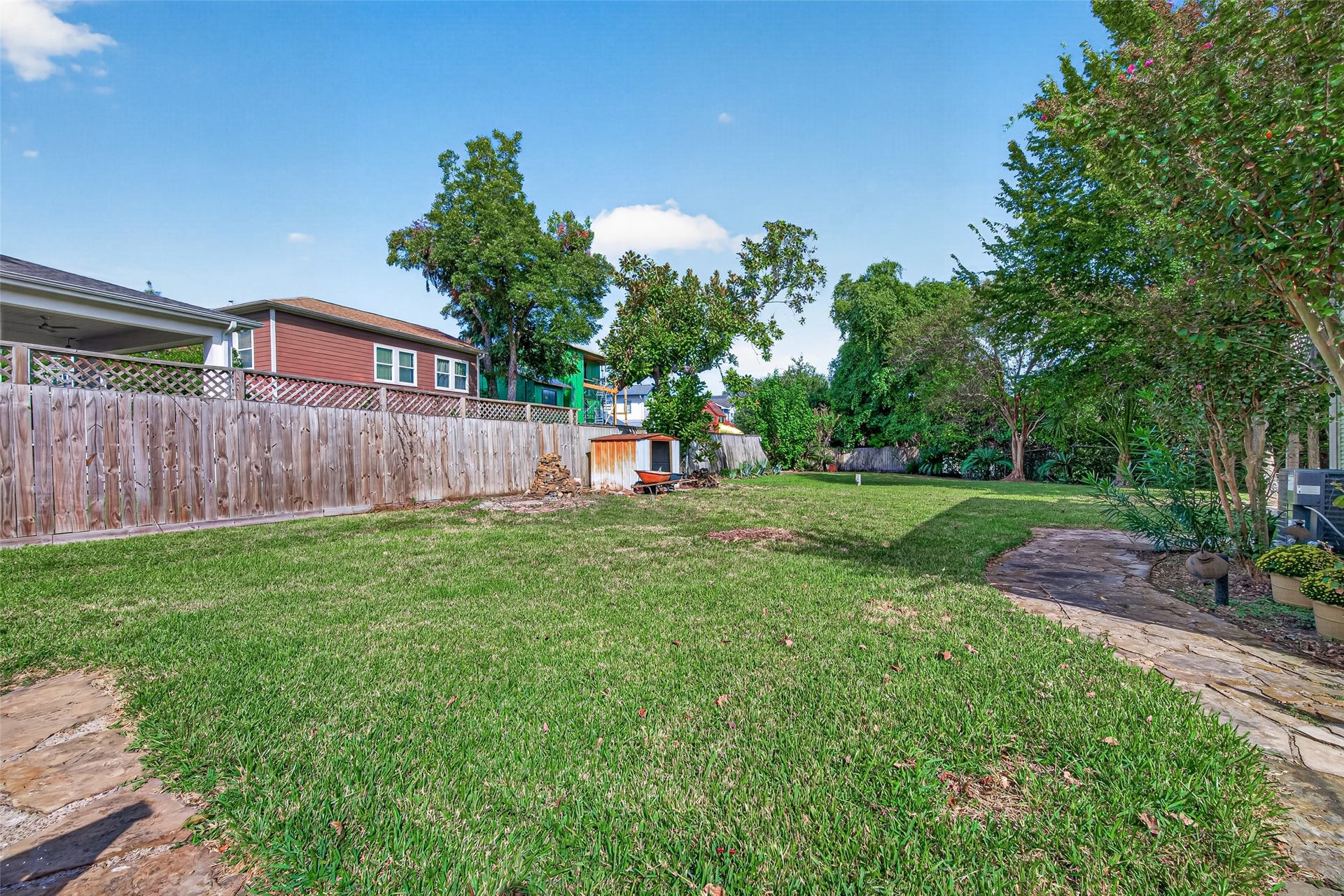 2438 White Oak Drive, Houston, TX 77009 Spacious Backyard