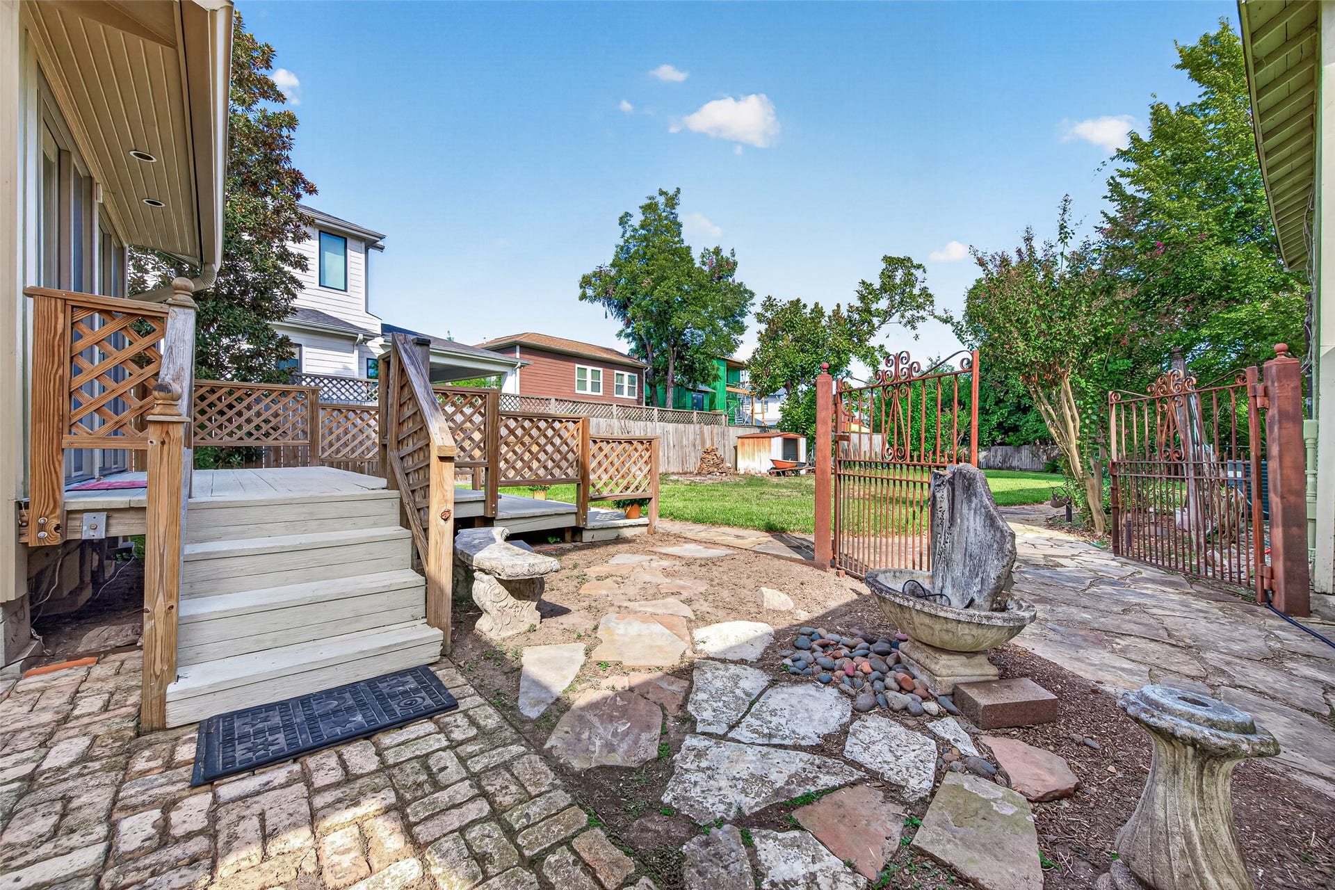 2438 White Oak Drive, Houston, TX 77009 Deck View