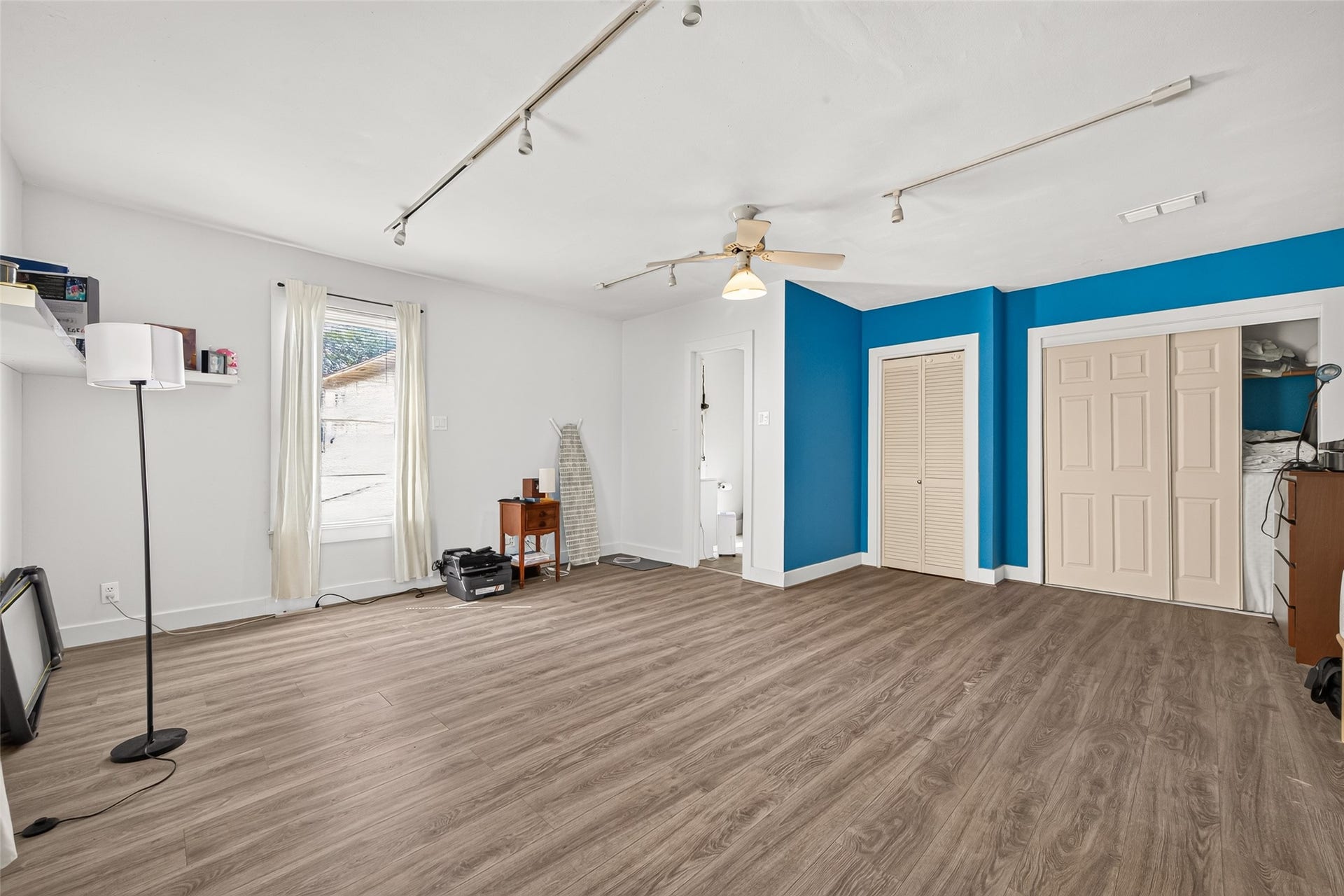 2438 White Oak Drive, Houston, TX 77009 Garage Apartment Bedroom
