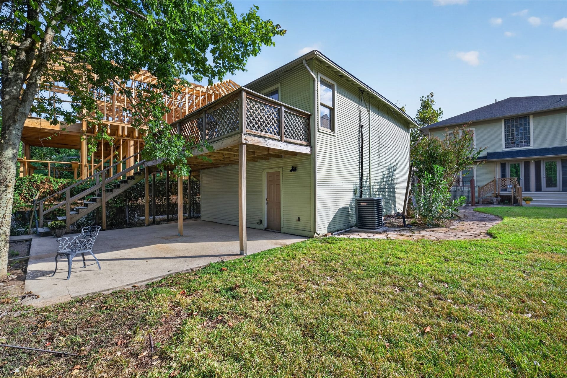 2438 White Oak Drive, Houston, TX 77009 2438 White Oak Drive, Houston, TX 77009