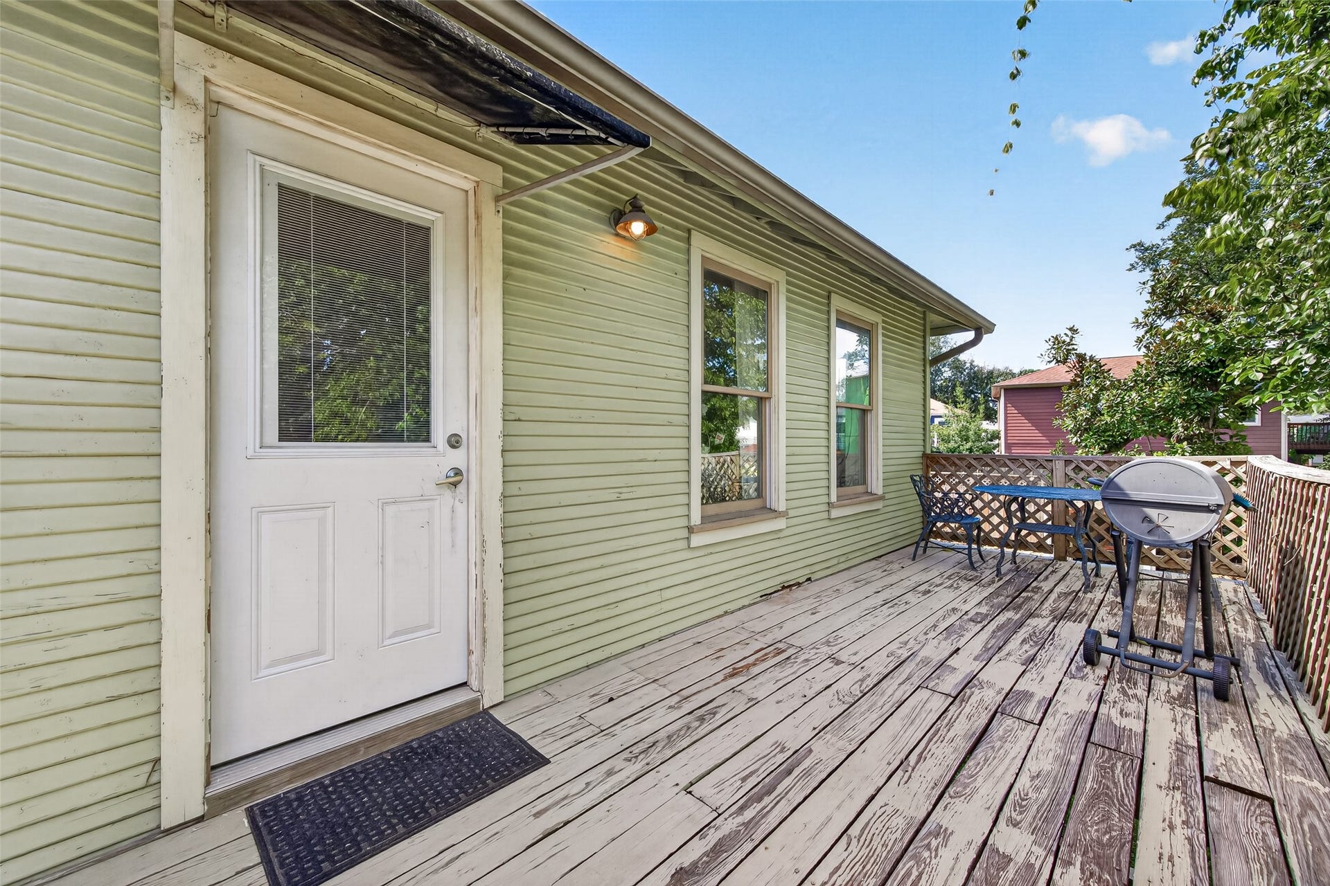 2438 White Oak Drive, Houston, TX 77009 Garage Apartment Deck