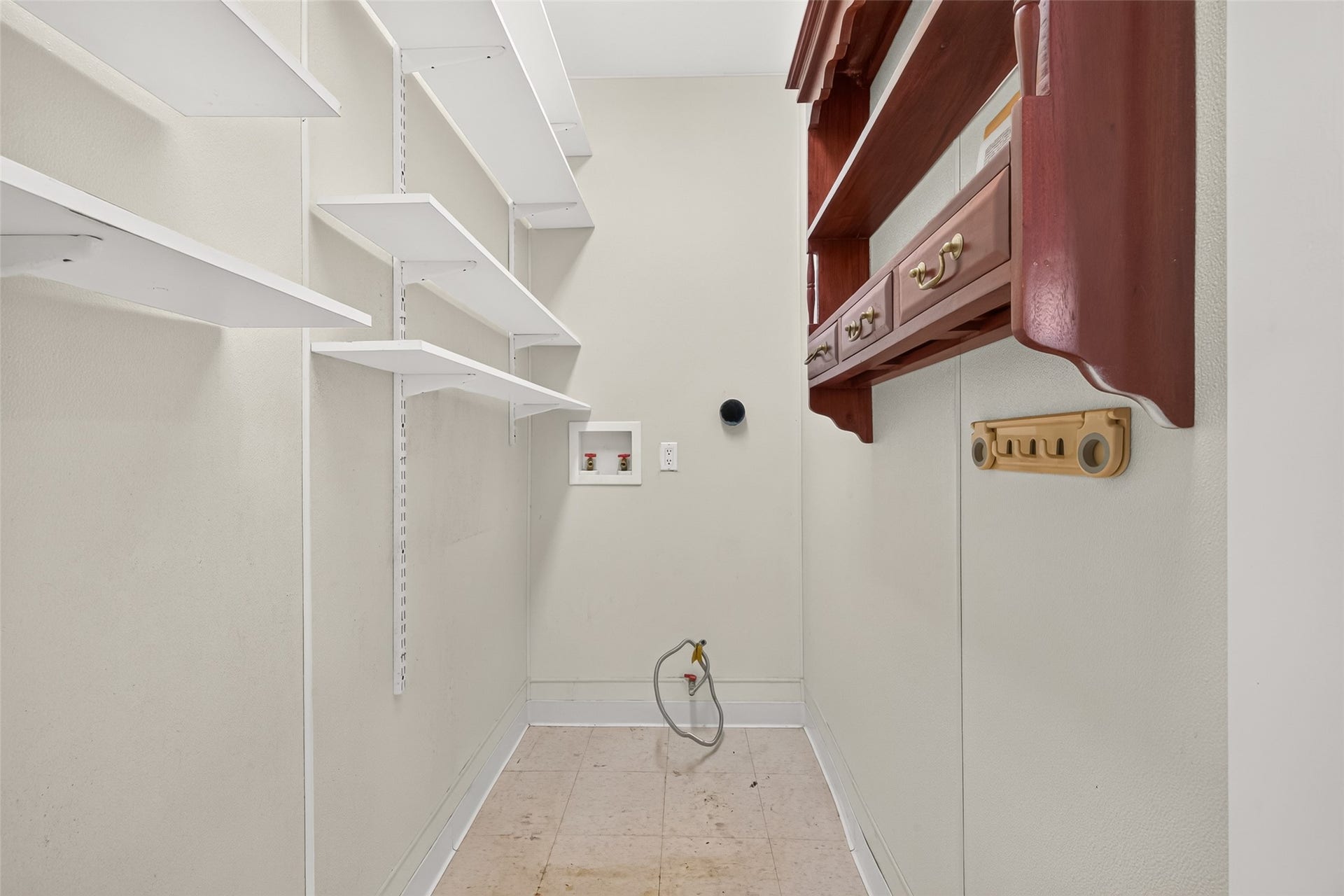 2438 White Oak Drive, Houston, TX 77009 Downstairs Washer Dryer Connection