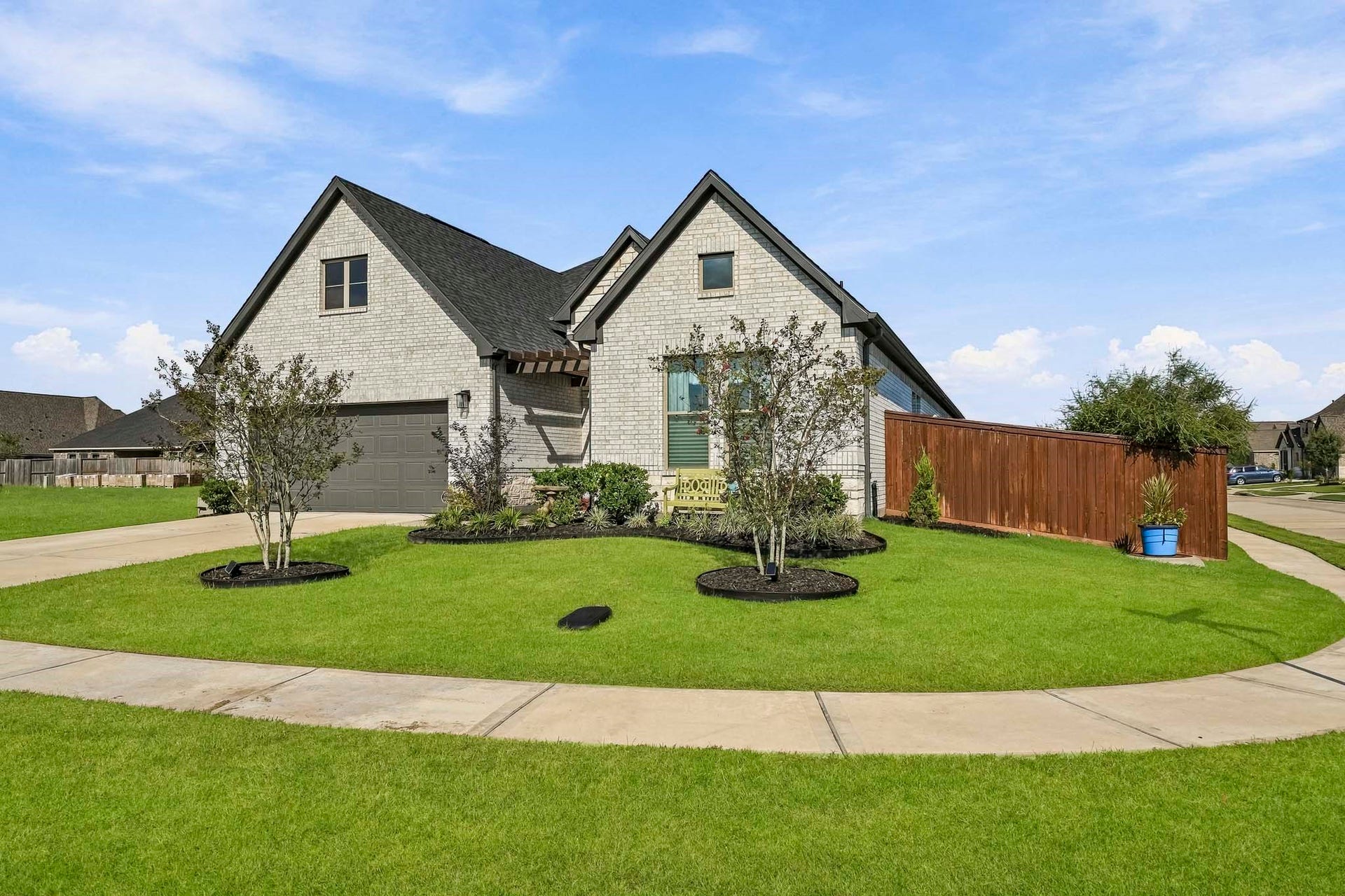 9527 Waxwing Trace, Manvel, TX 77578 Spacious corner lot