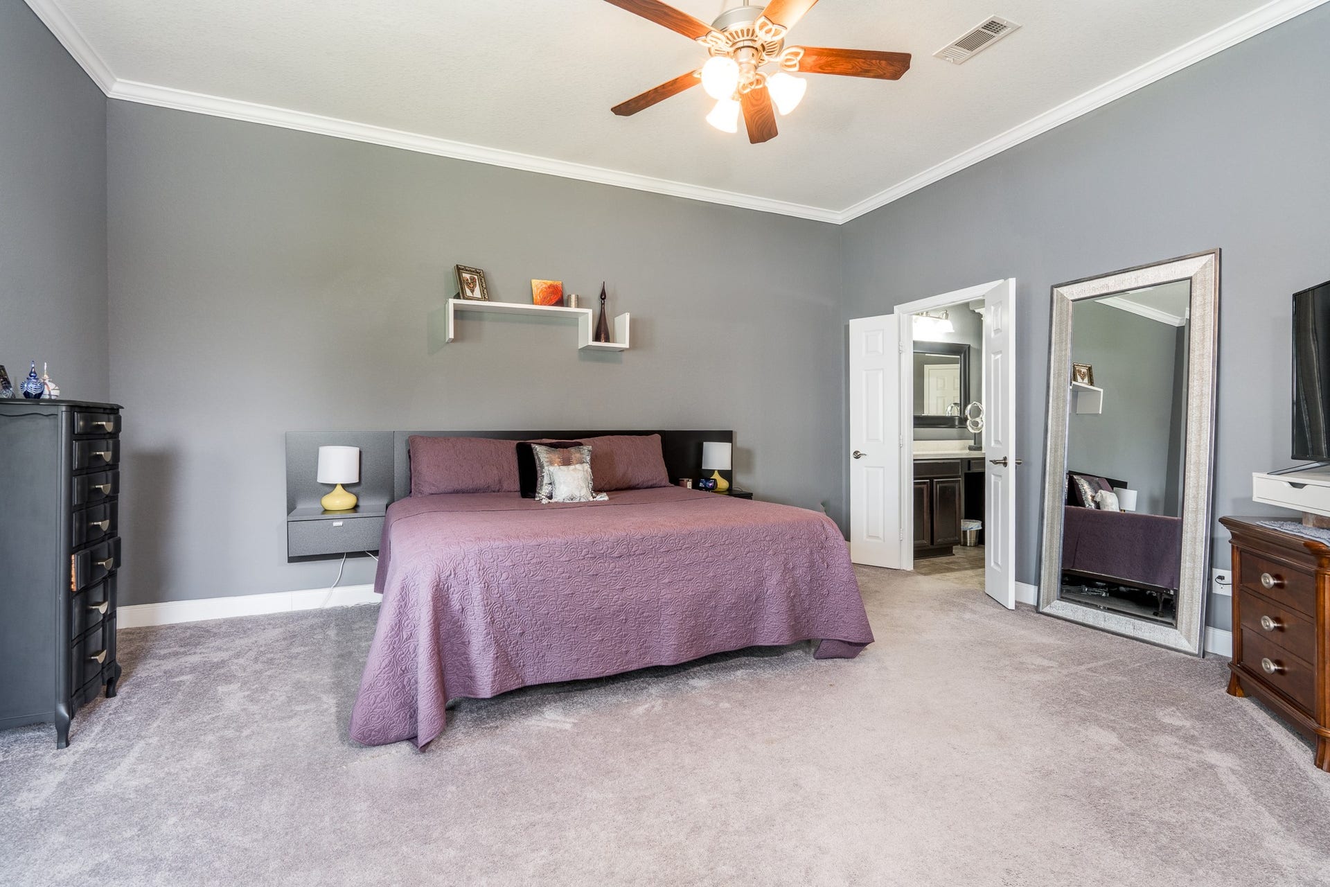 9618 W Pedernales River Drive, Cypress, TX 77433 Large primary suite with sitting area.