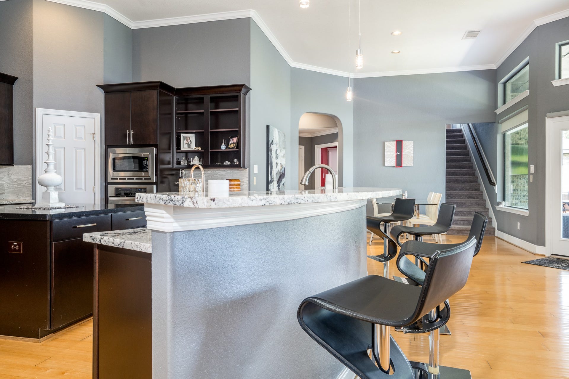9618 W Pedernales River Drive, Cypress, TX 77433 Large breakfast bar with ample seating for casual meals and entertaining.