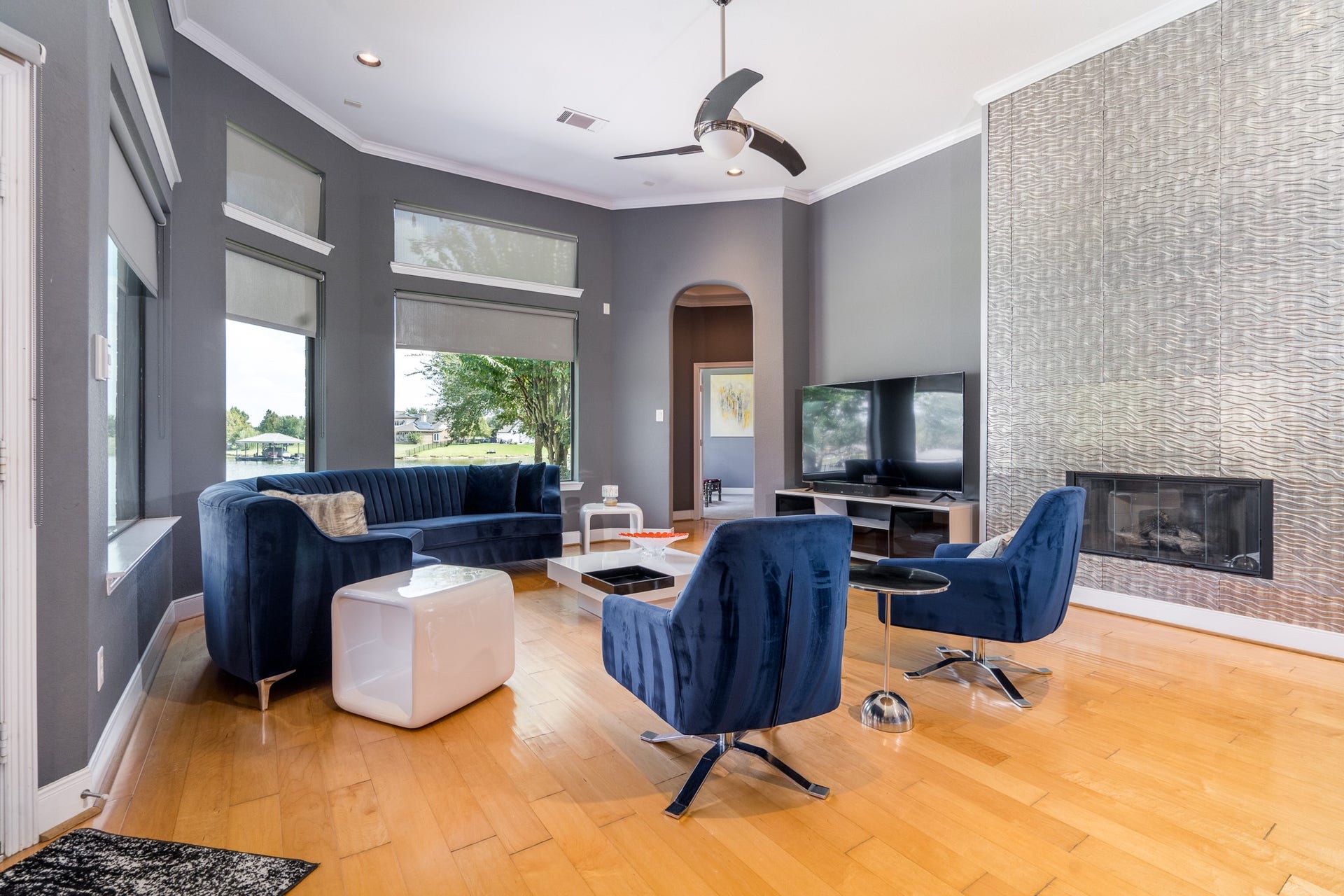 9618 W Pedernales River Drive, Cypress, TX 77433 Updated fireplace gives this family room space a great feel.