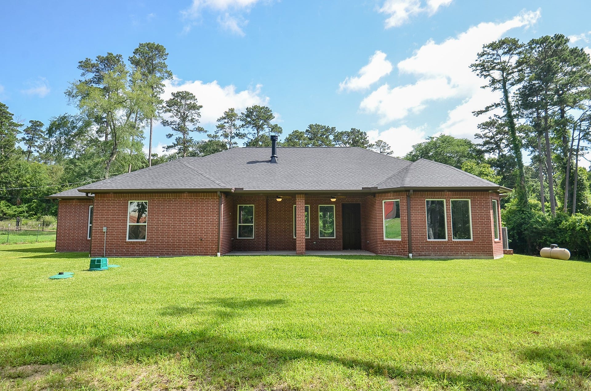 15215 Butterfly Lane, Plantersville, TX 77363