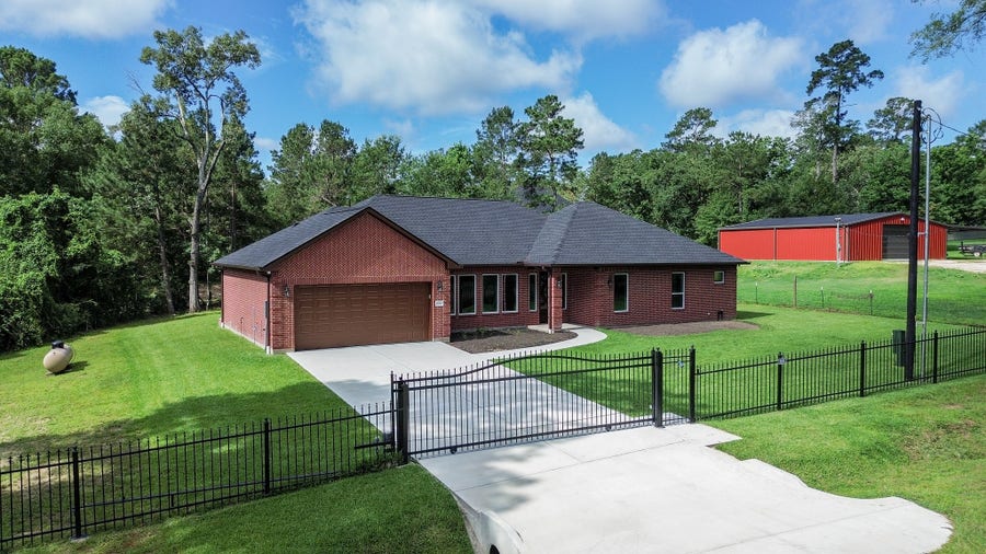 Property photo for 15215 Butterfly Lane, Plantersville, TX