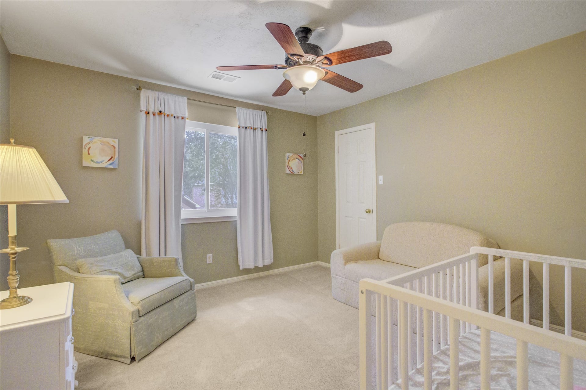 2826 Spring Lakes, Missouri City, TX 77459 A roomy secondary bedroom, ready for a nursery, a guest room or whatever you need it to be.