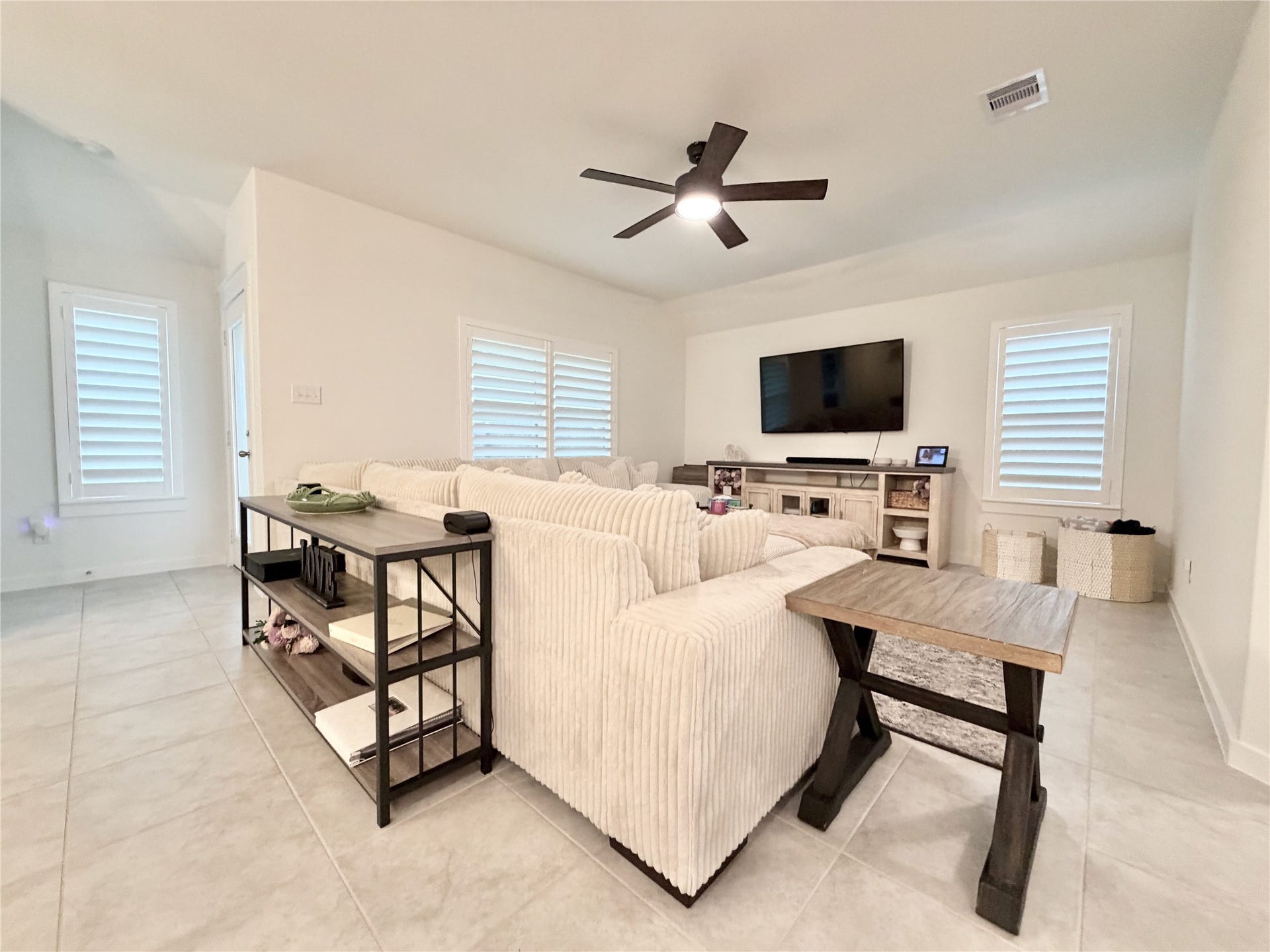 4724 Peony Green Drive, Katy, TX 77493 Living area