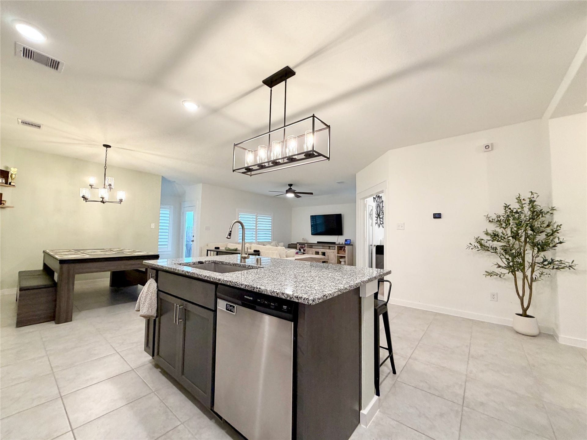 4724 Peony Green Drive, Katy, TX 77493 Looking into Living area