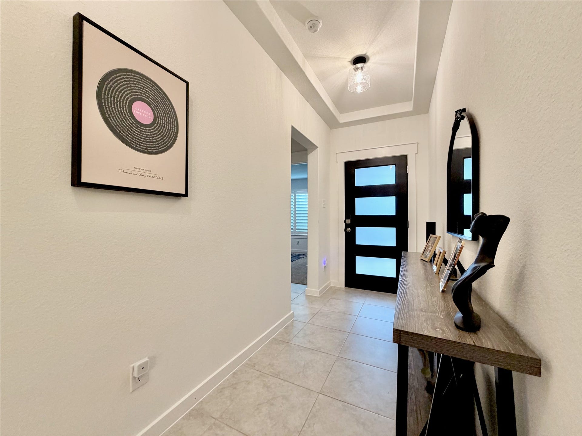 4724 Peony Green Drive, Katy, TX 77493 Entry way Foyer leads to Second Bedroom and Full Bathroom