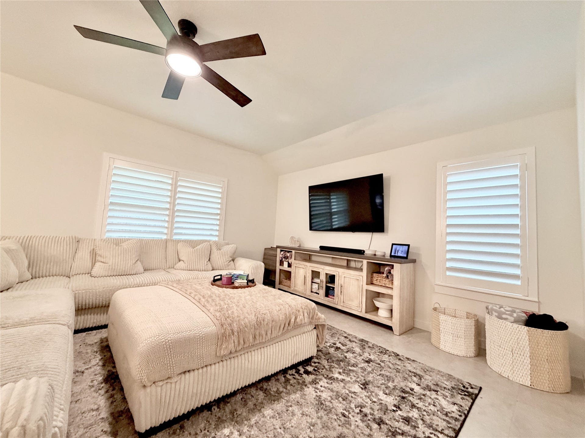 4724 Peony Green Drive, Katy, TX 77493 Living area