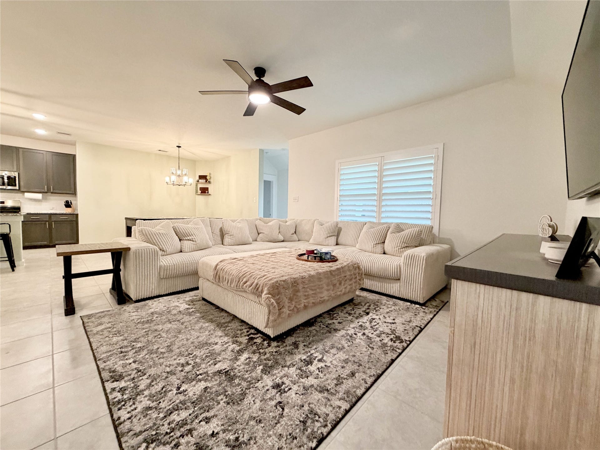 4724 Peony Green Drive, Katy, TX 77493 Living area