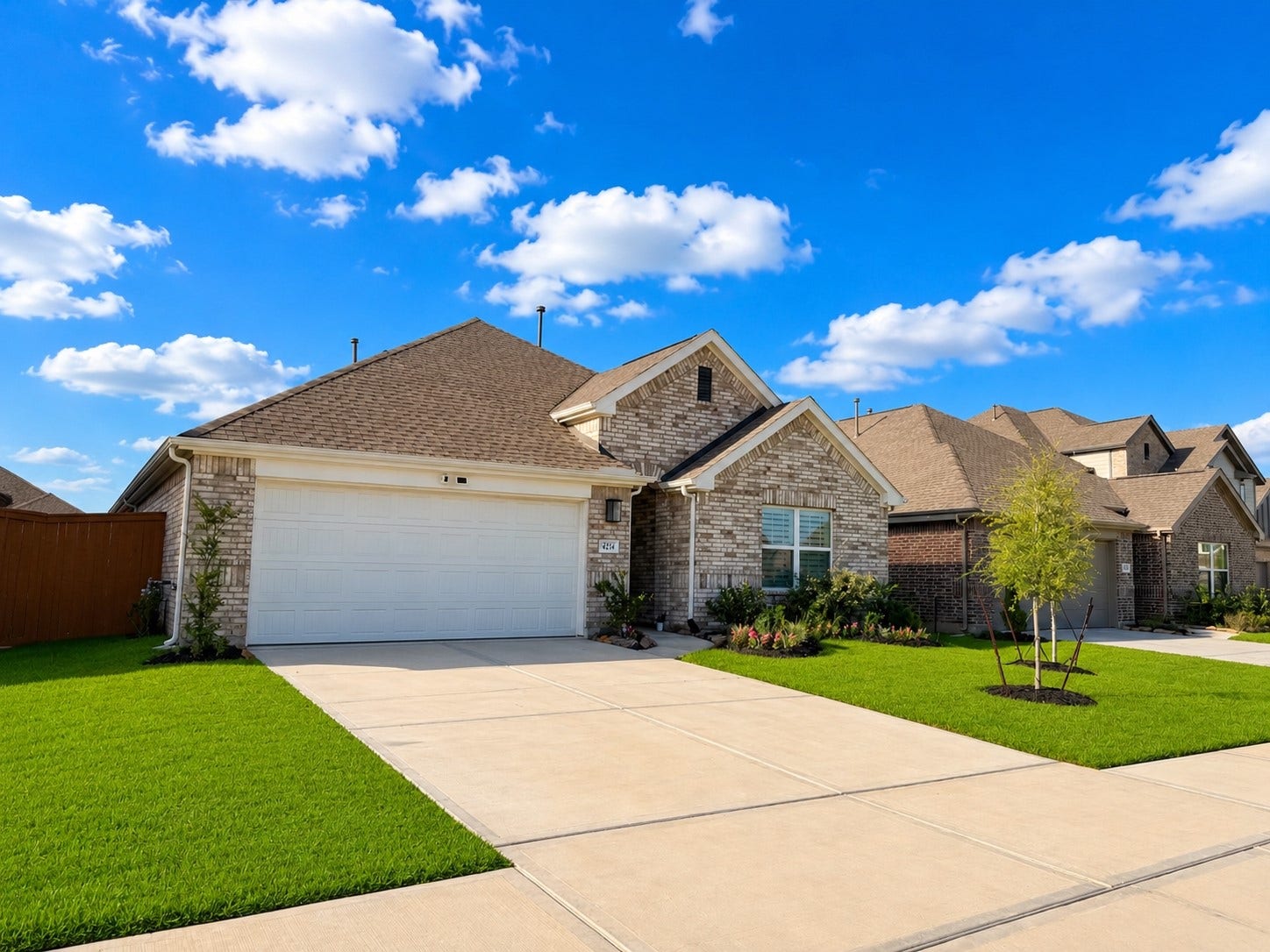 4724 Peony Green Drive, Katy, TX 77493 Two car garage attached