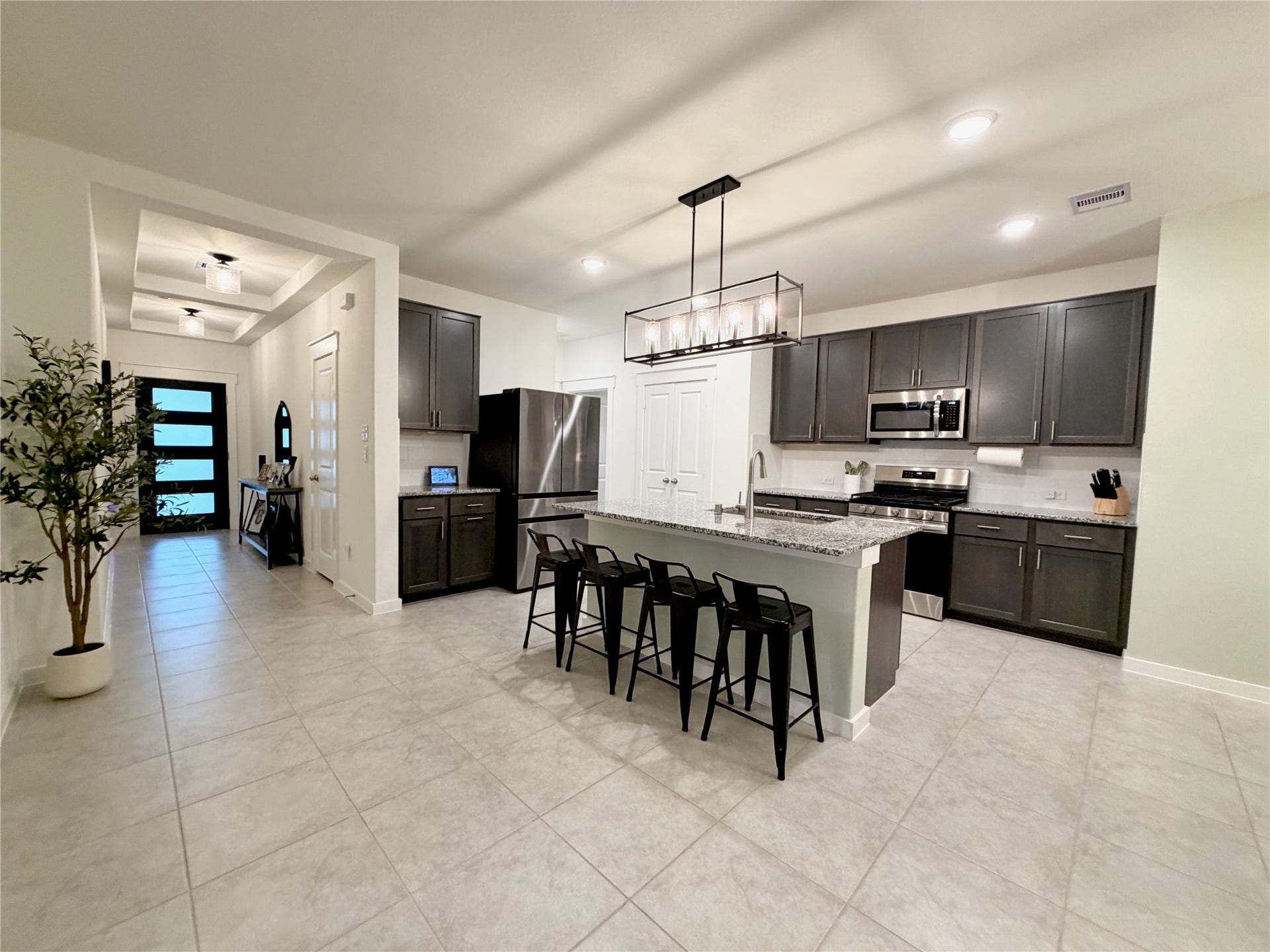 4724 Peony Green Drive, Katy, TX 77493 Modern Decor