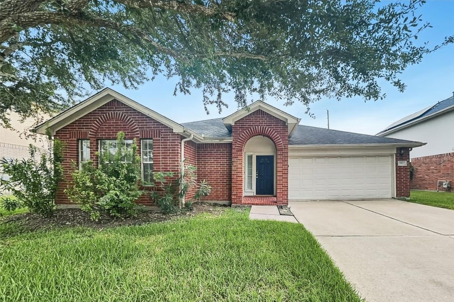 Property photo for 9812 Fair Brook Way, Pearland, TX