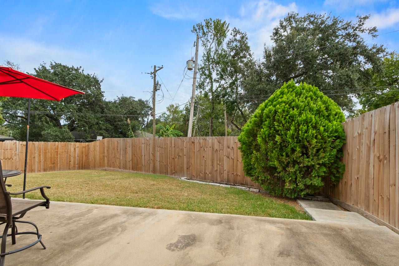 683 Fallow Lane, Alvin, TX 77511 Open Porch and Fenced Backyard