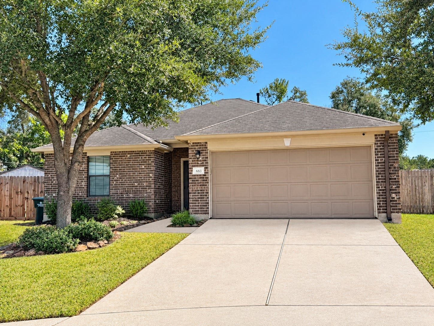 683 Fallow Lane, Alvin, TX 77511 Welcome Home!