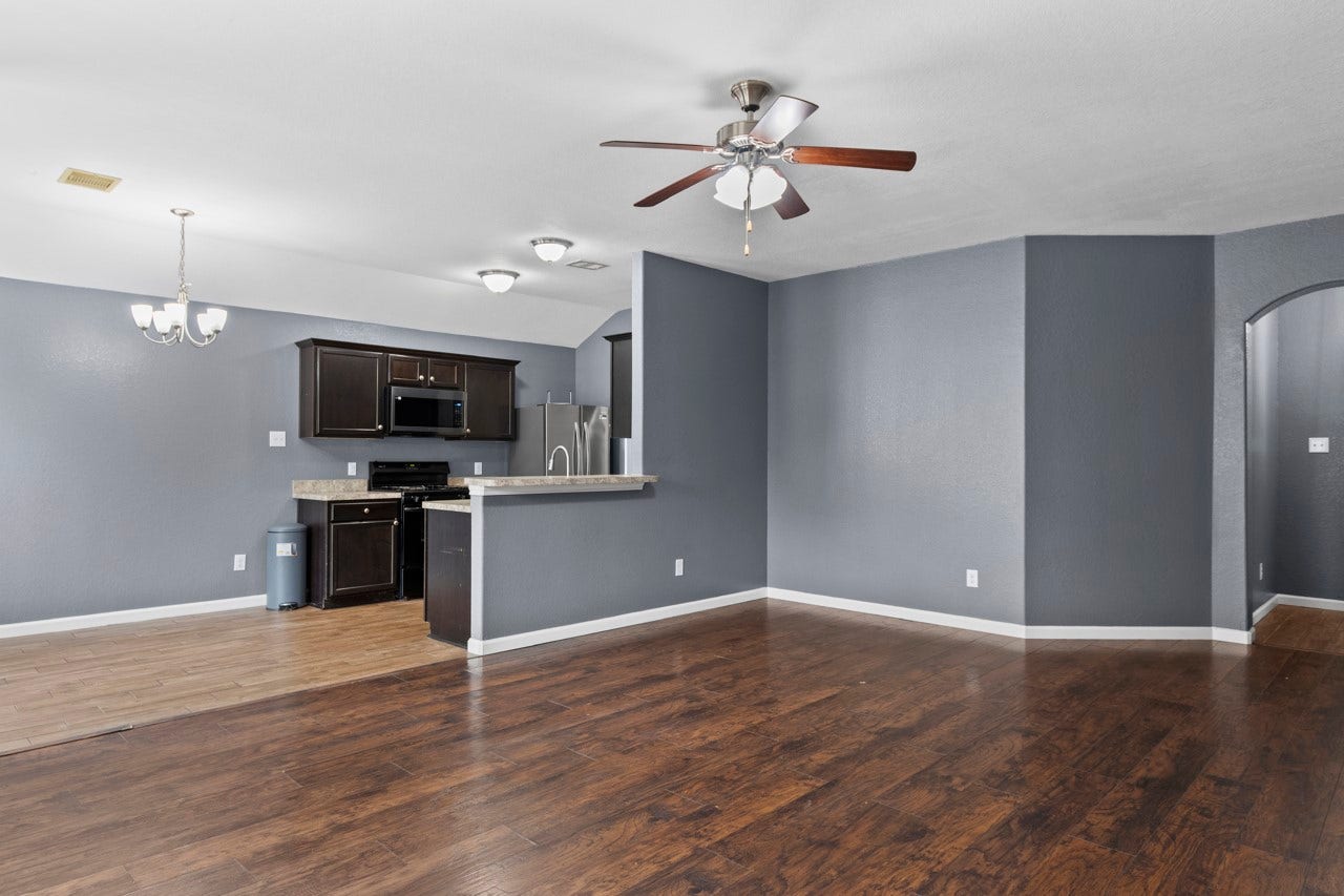 683 Fallow Lane, Alvin, TX 77511 Family Room looking into Kitchen/Breakfast area