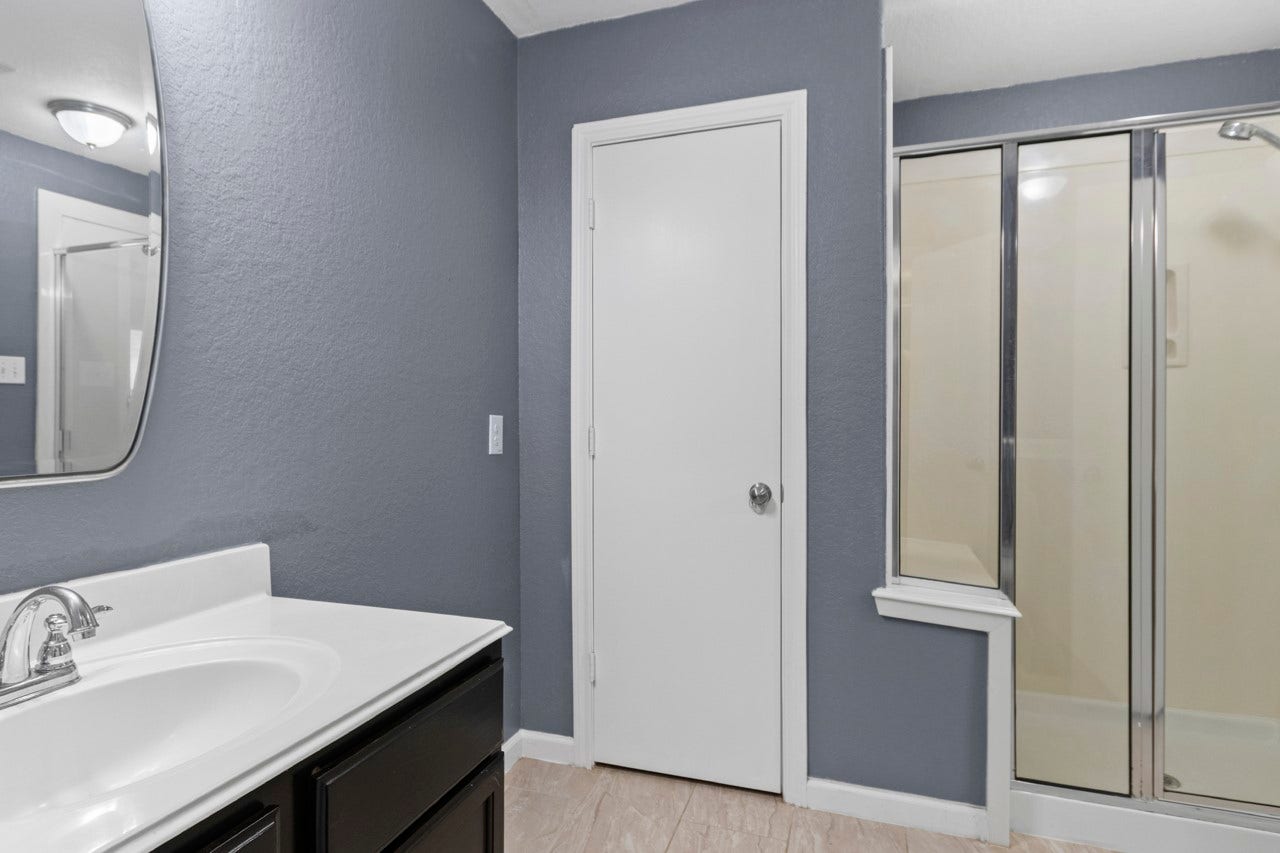 683 Fallow Lane, Alvin, TX 77511 Primary Bathroom