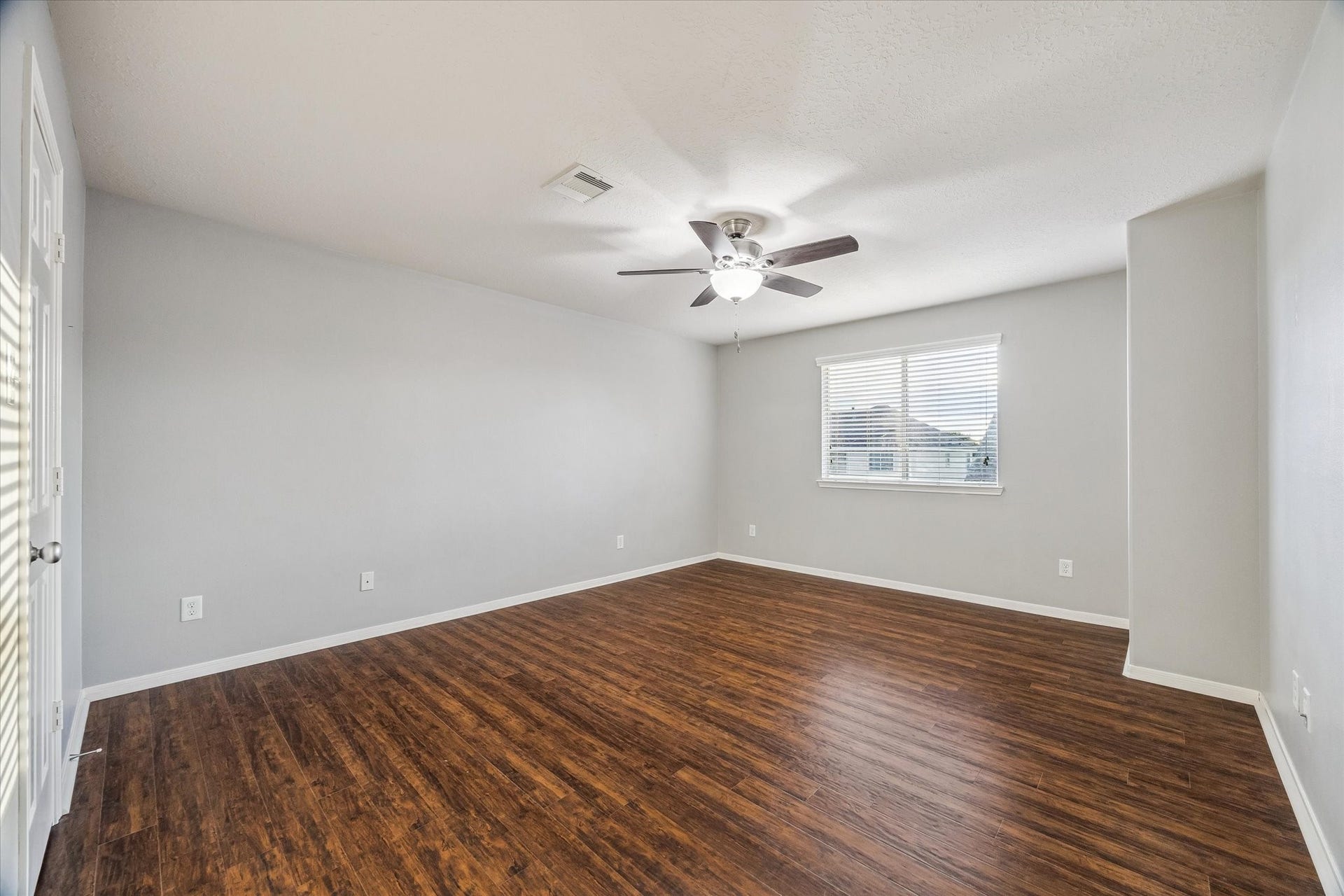 2209 Tracy Way, Deer Park, TX 77536 2209 Tracy Way, Deer Park, TX 77536
