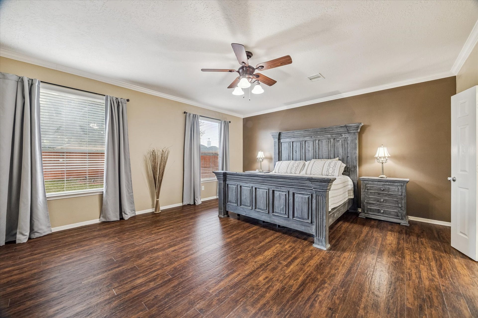 2209 Tracy Way, Deer Park, TX 77536 2209 Tracy Way, Deer Park, TX 77536