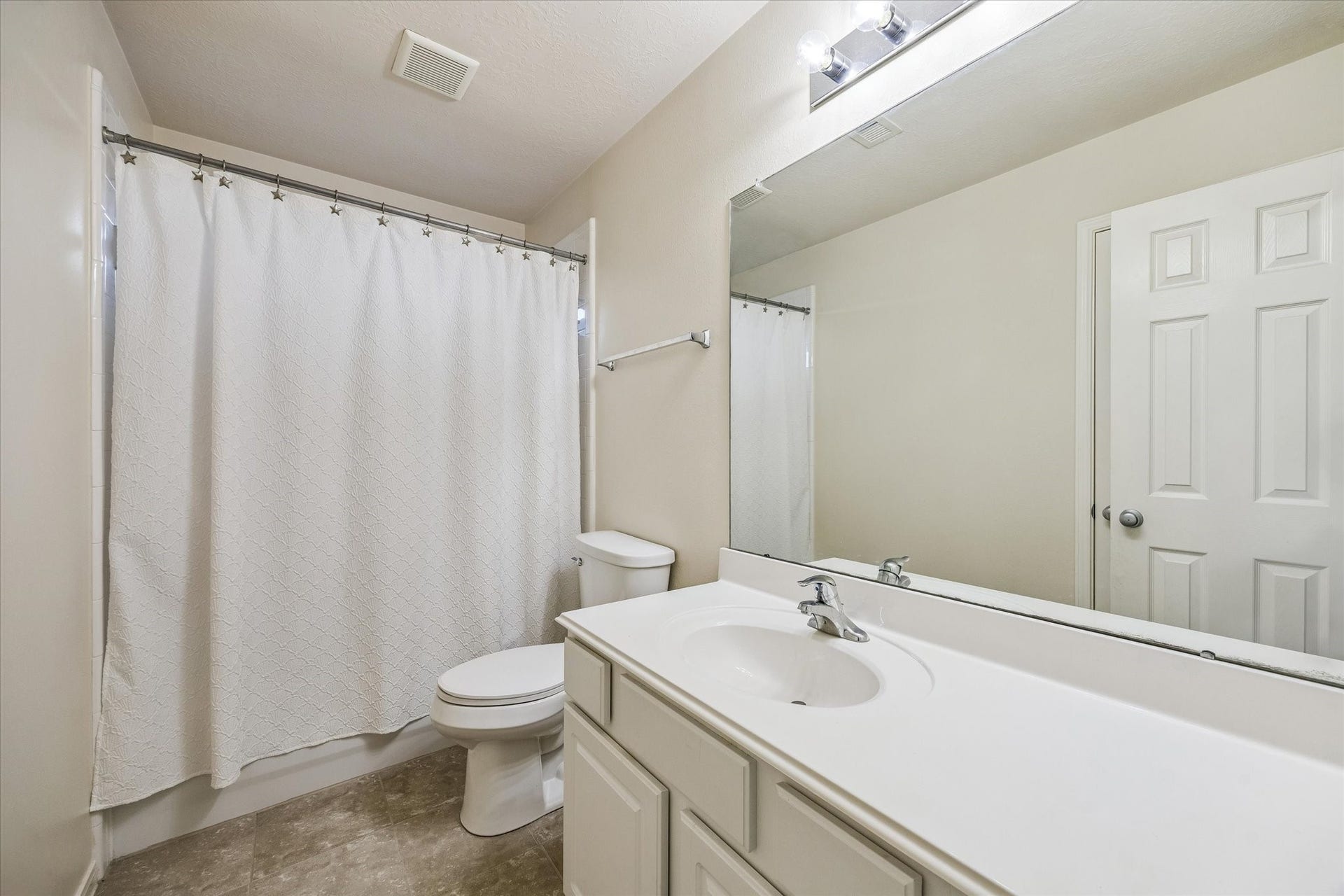 2209 Tracy Way, Deer Park, TX 77536 2209 Tracy Way, Deer Park, TX 77536