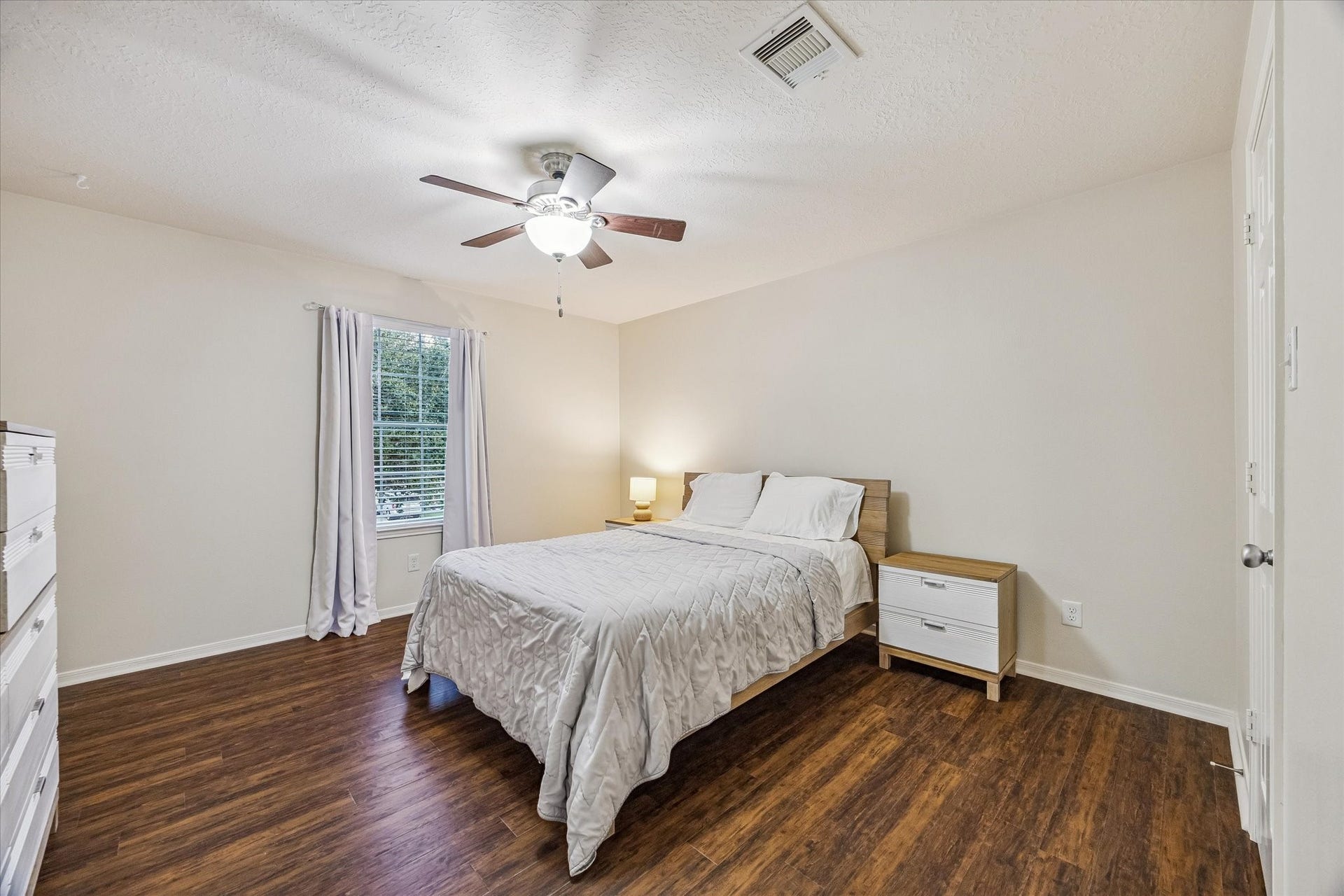 2209 Tracy Way, Deer Park, TX 77536 2209 Tracy Way, Deer Park, TX 77536