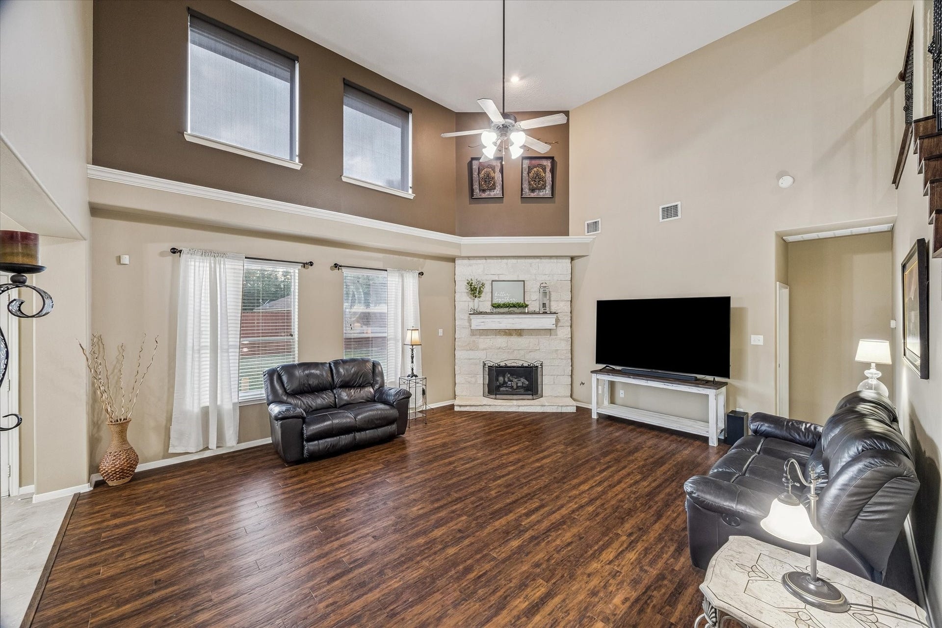 2209 Tracy Way, Deer Park, TX 77536 2209 Tracy Way, Deer Park, TX 77536