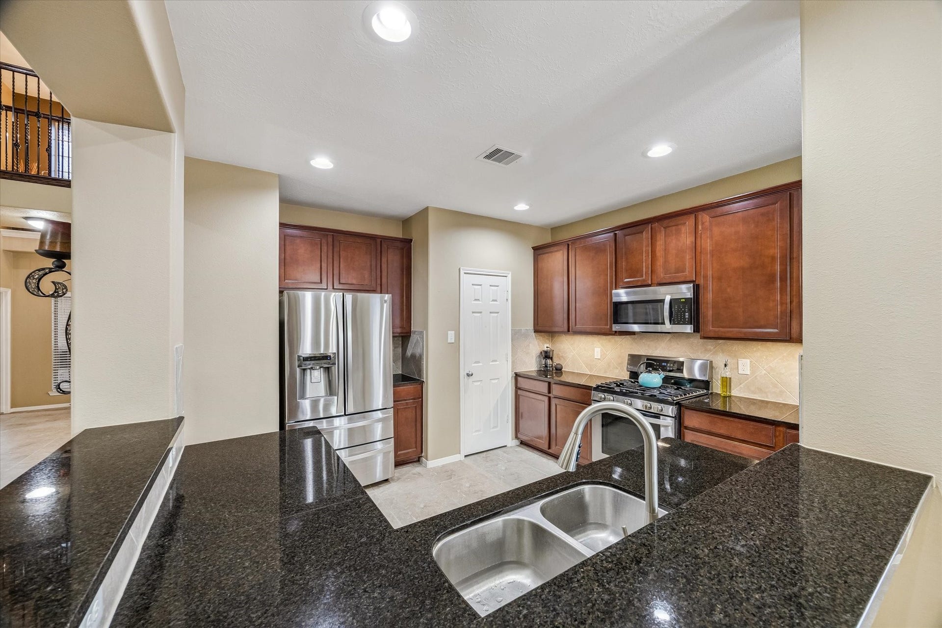 2209 Tracy Way, Deer Park, TX 77536 2209 Tracy Way, Deer Park, TX 77536