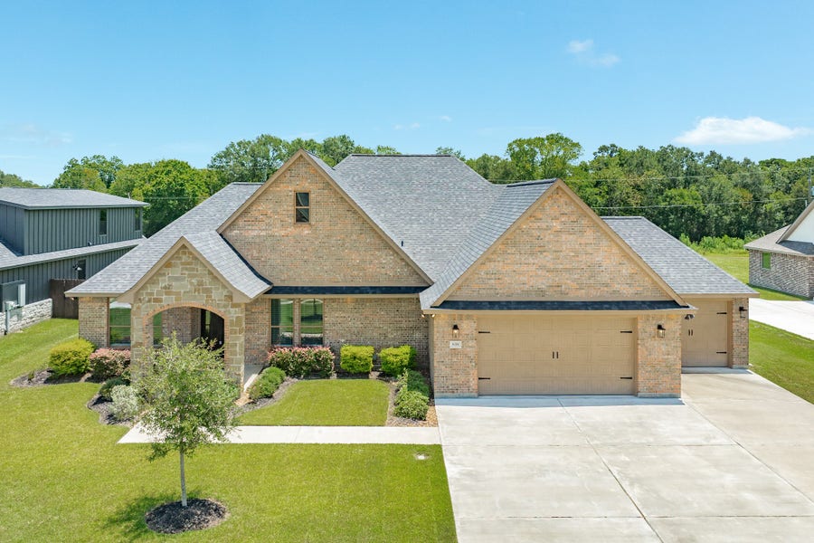Property photo for 838 Oak Ridge Drive, Angleton, TX