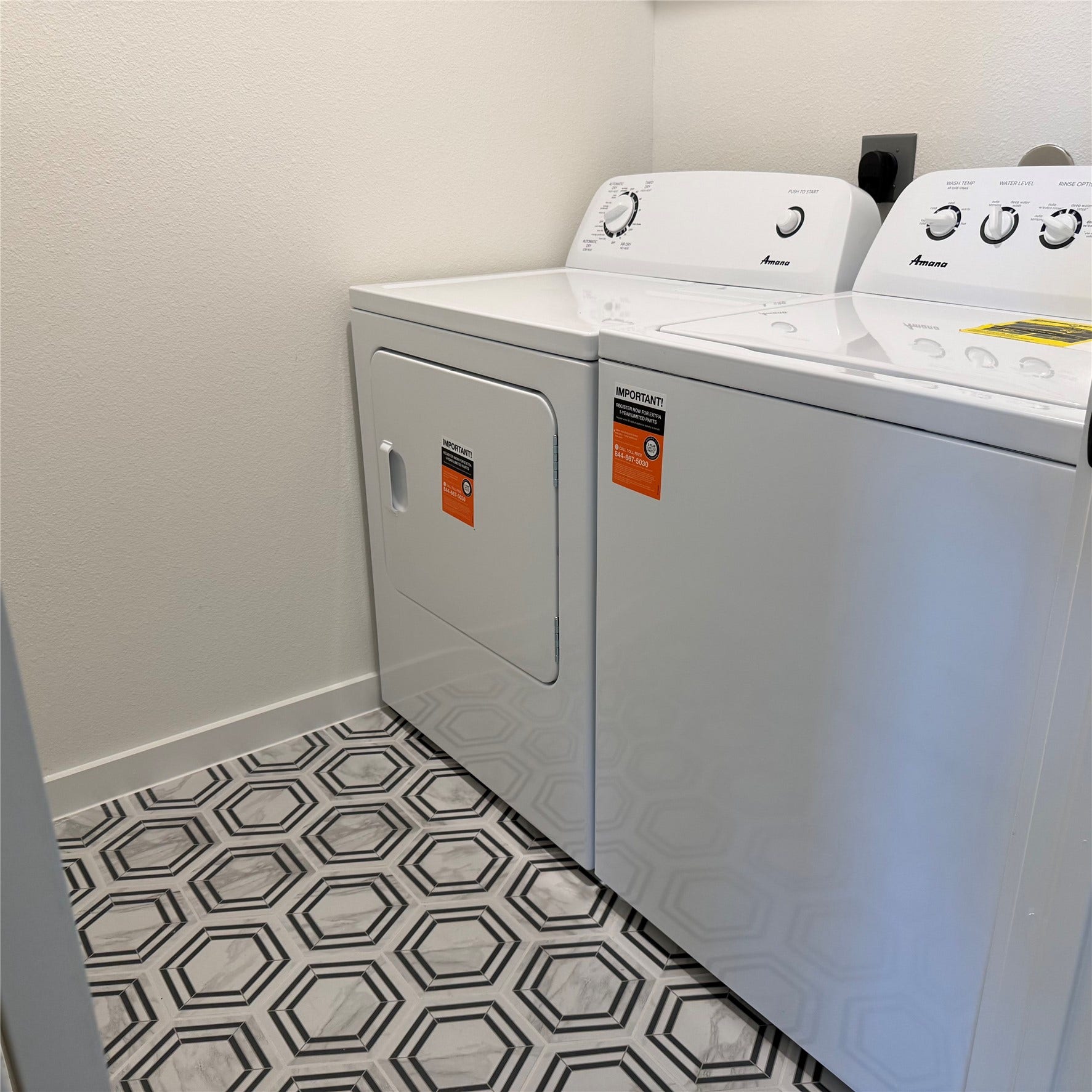 3511 Sago Palm Drive, Manvel, TX 77578 Laundry Room