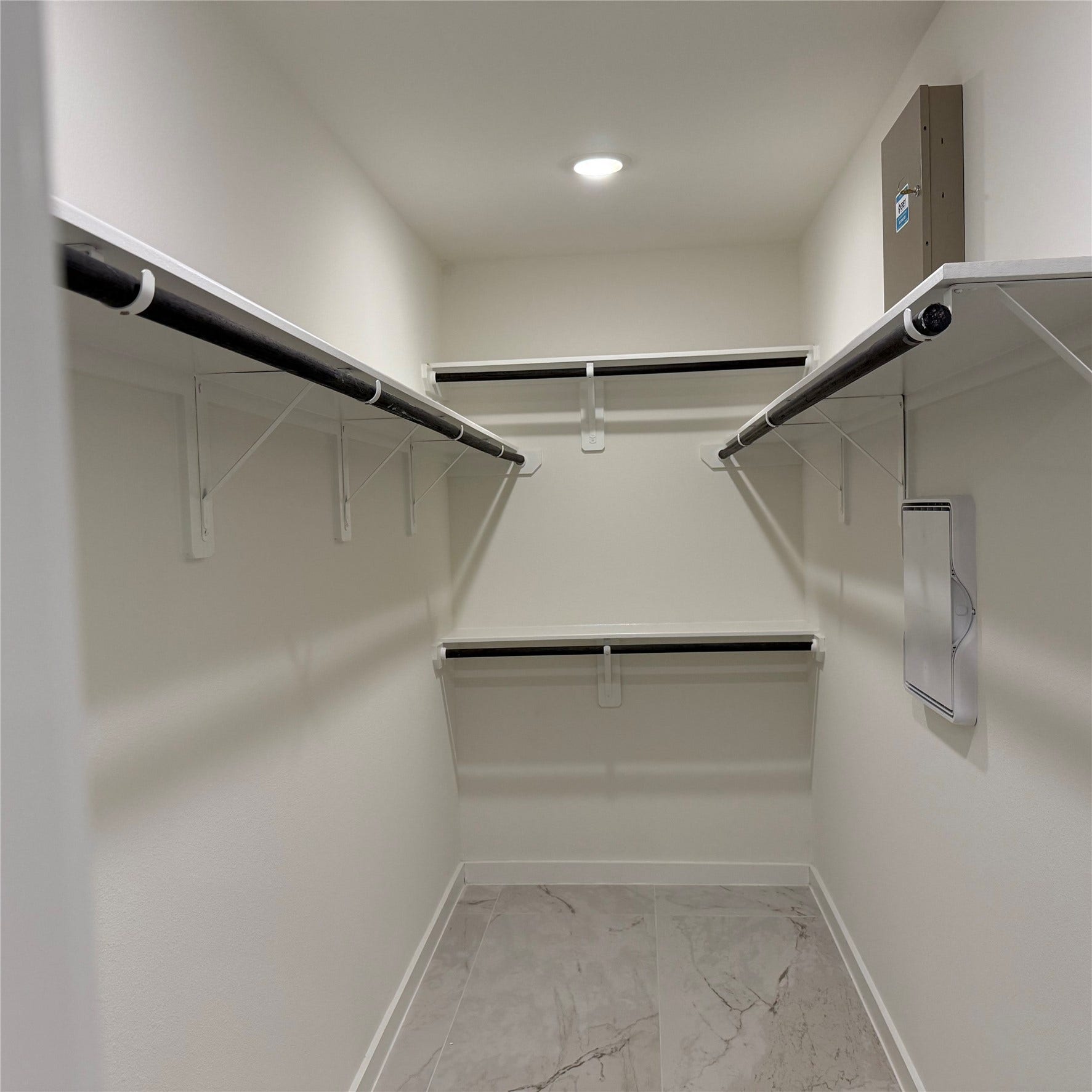 3511 Sago Palm Drive, Manvel, TX 77578 Walk in Closet