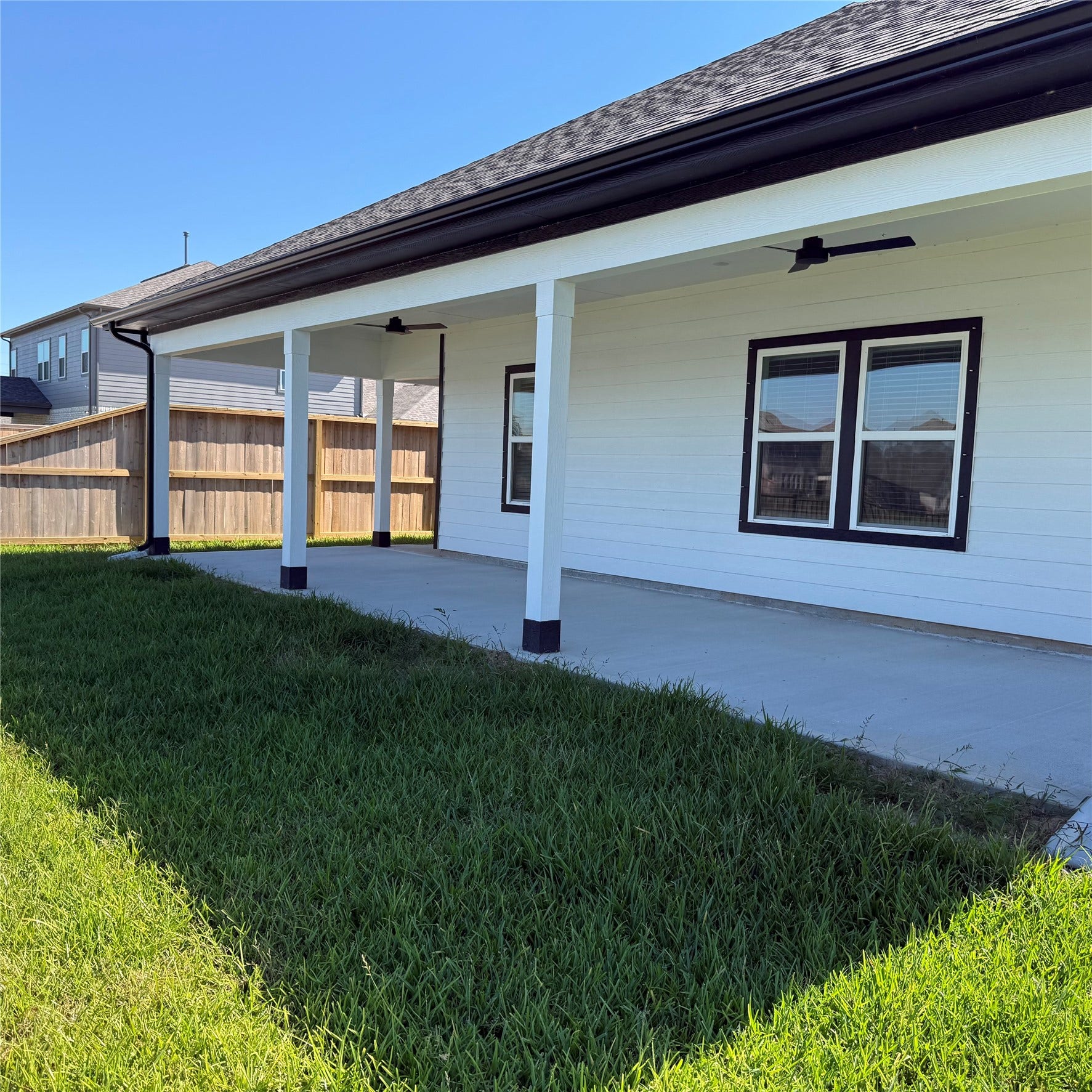 3511 Sago Palm Drive, Manvel, TX 77578 Overlooking the Water
