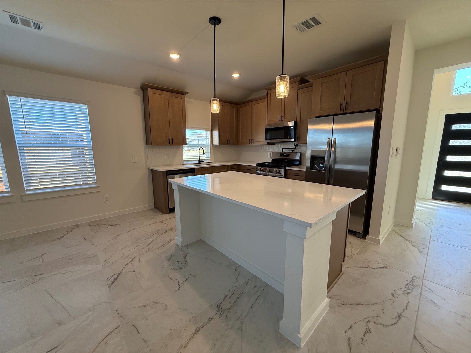 3511 Sago Palm Drive, Manvel, TX 77578 Lovely Kitchen