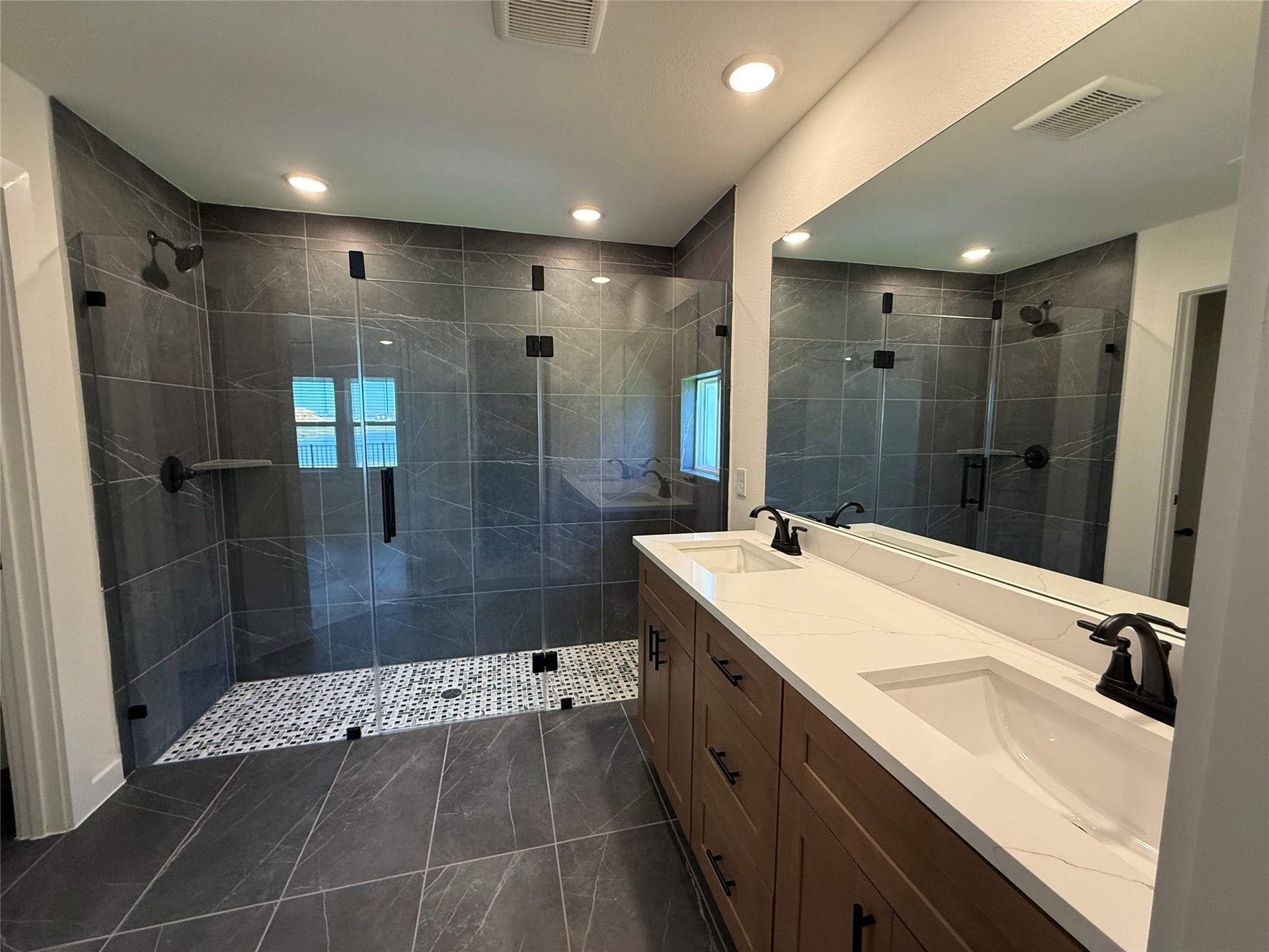 3511 Sago Palm Drive, Manvel, TX 77578 Primary Bedroom Bath