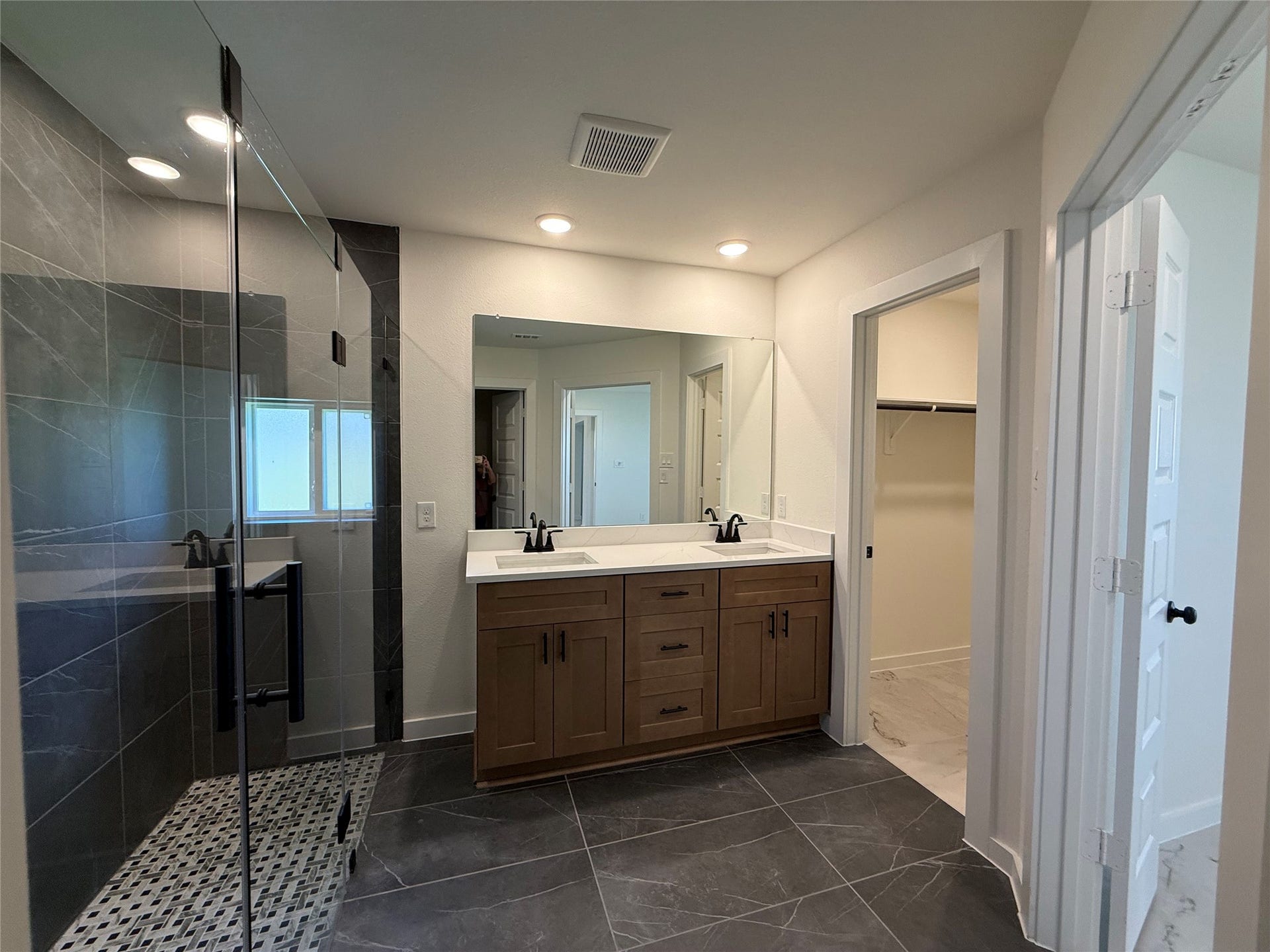 3511 Sago Palm Drive, Manvel, TX 77578 Primary Bedroom Bath