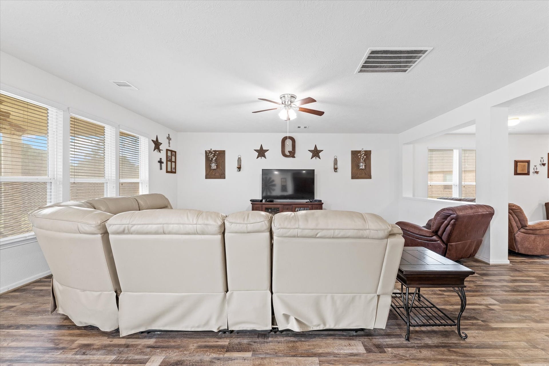 1143 Epworth Court, Conroe, TX 77304 1143 Epworth Court, Conroe, TX 77304